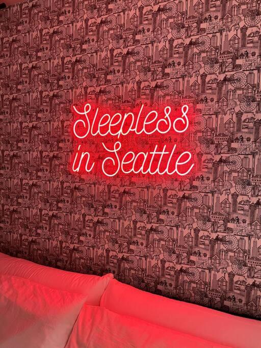 Emerald City Chic - 2Bed&2Bath Townhouse view 2