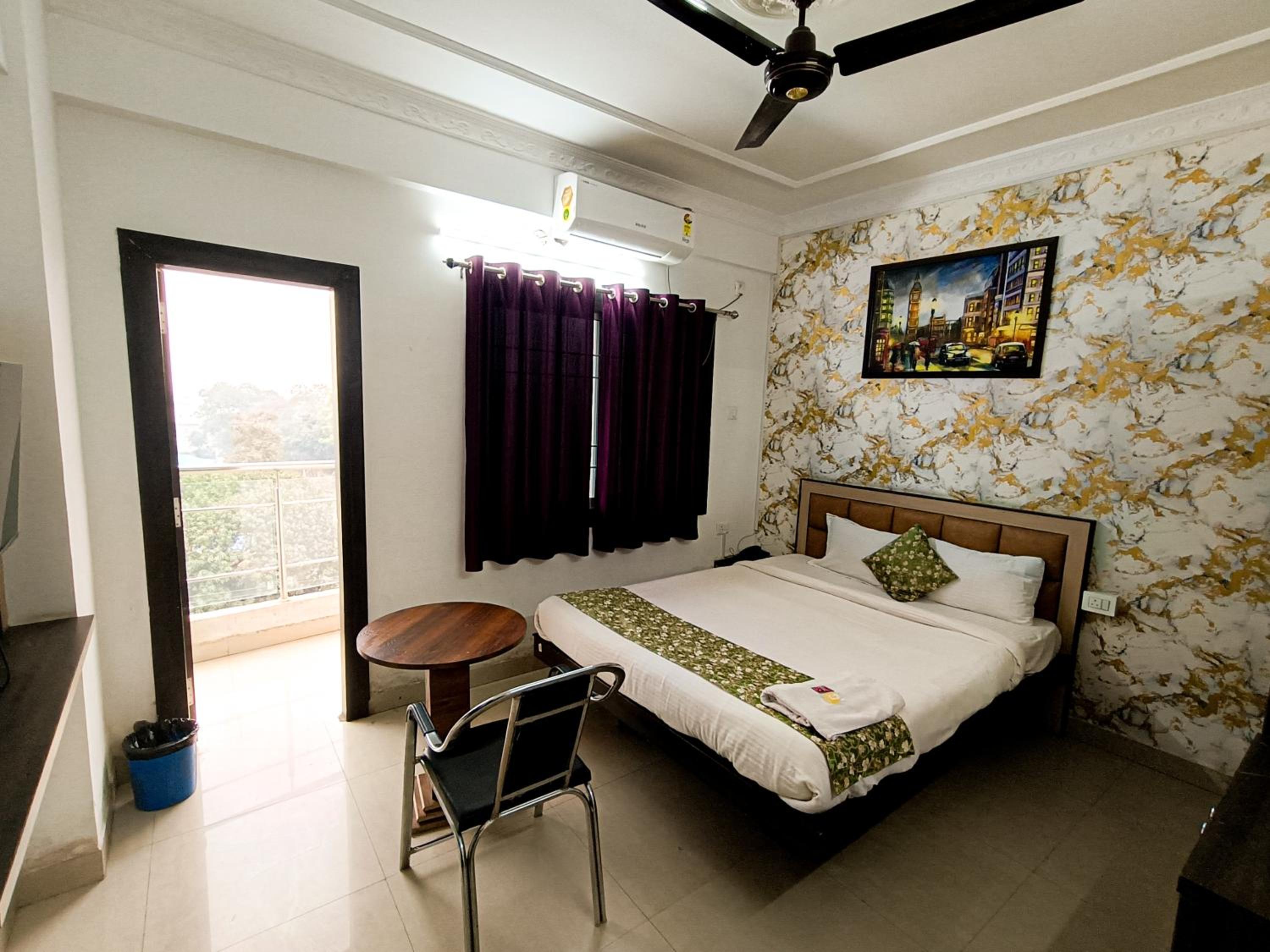 StayVilla Royal Executive Rooms