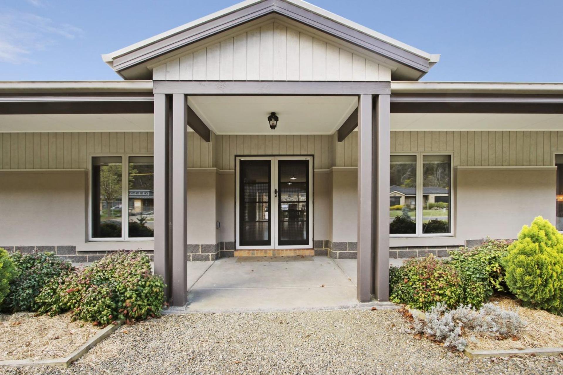 Collins Retreat - 4 Bedroom home with Pool