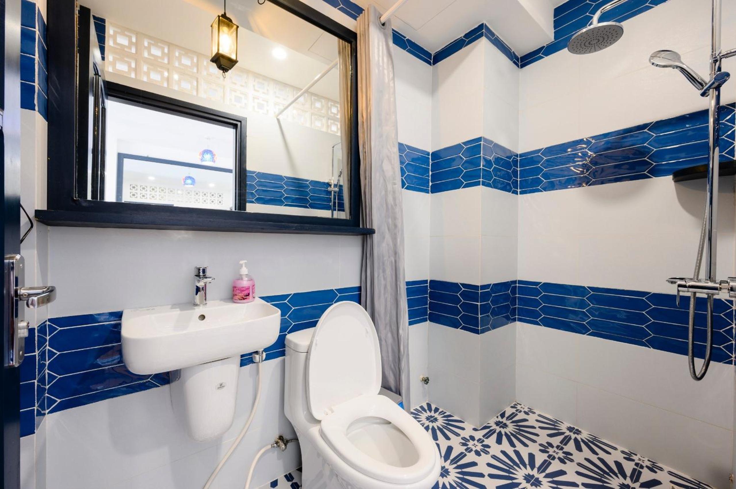 Shadyside 5: Navy house