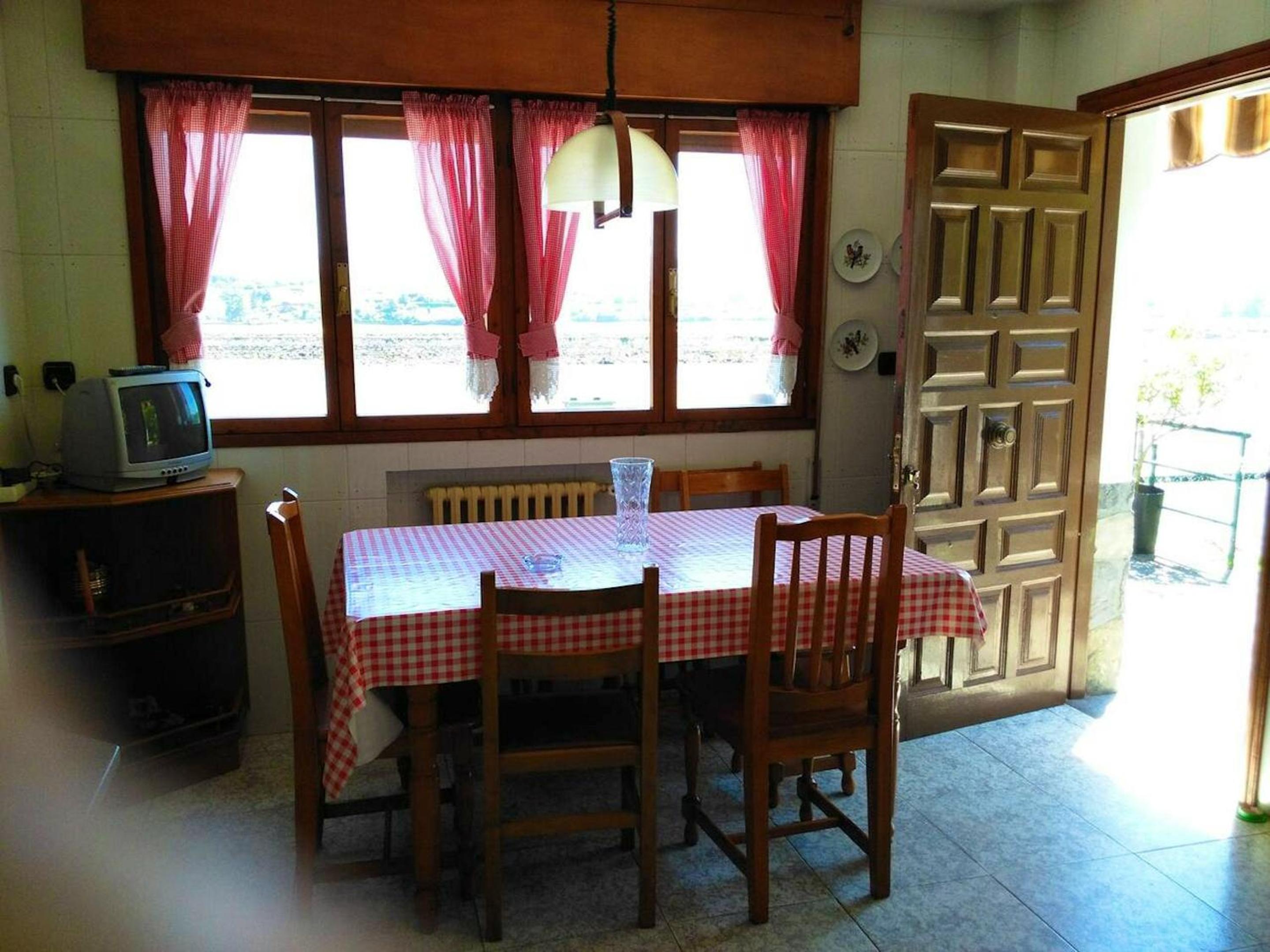 Charming house in Asturias with terrace and barbecue