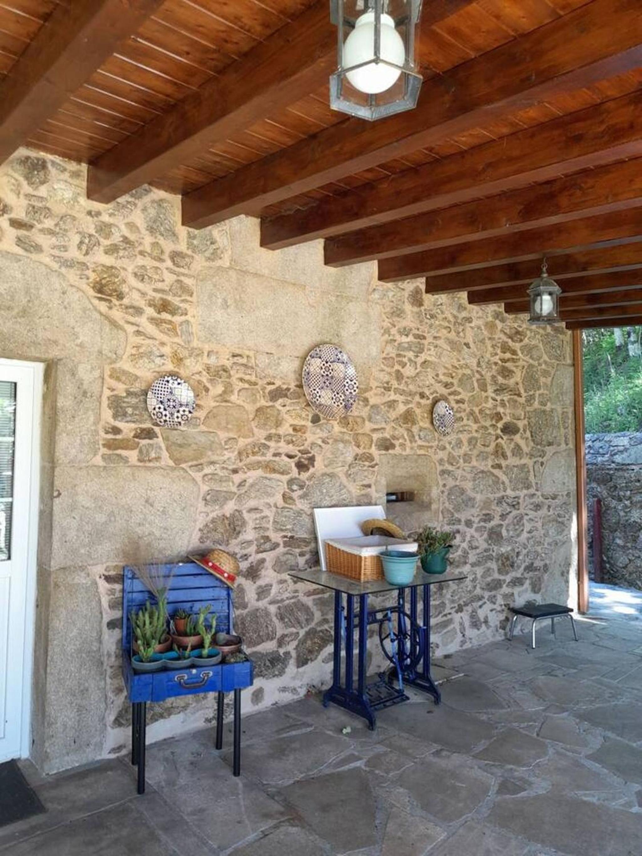 Charming Chalet in A Estrada with Private Pool
