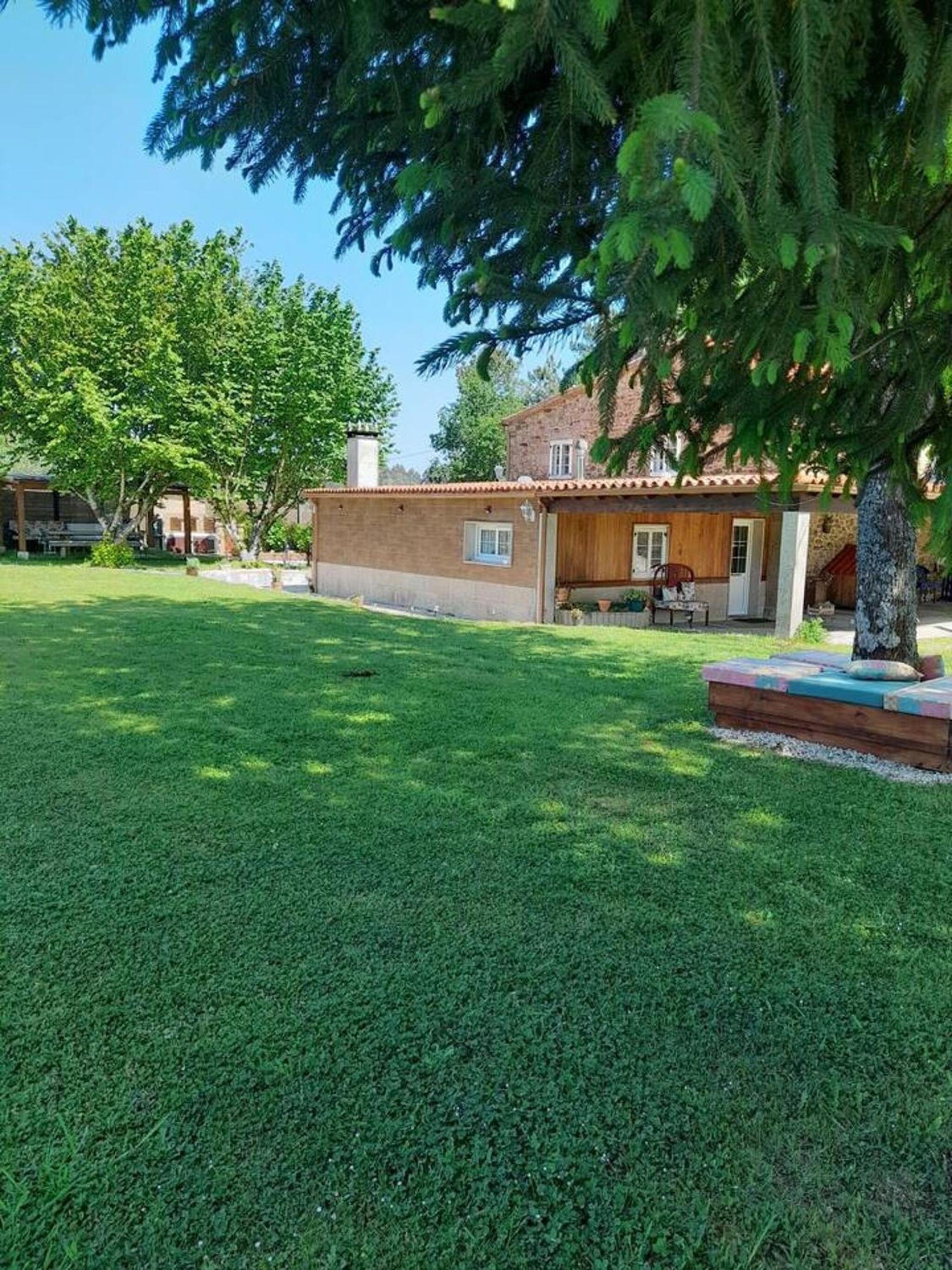 Charming Chalet in A Estrada with Private Pool