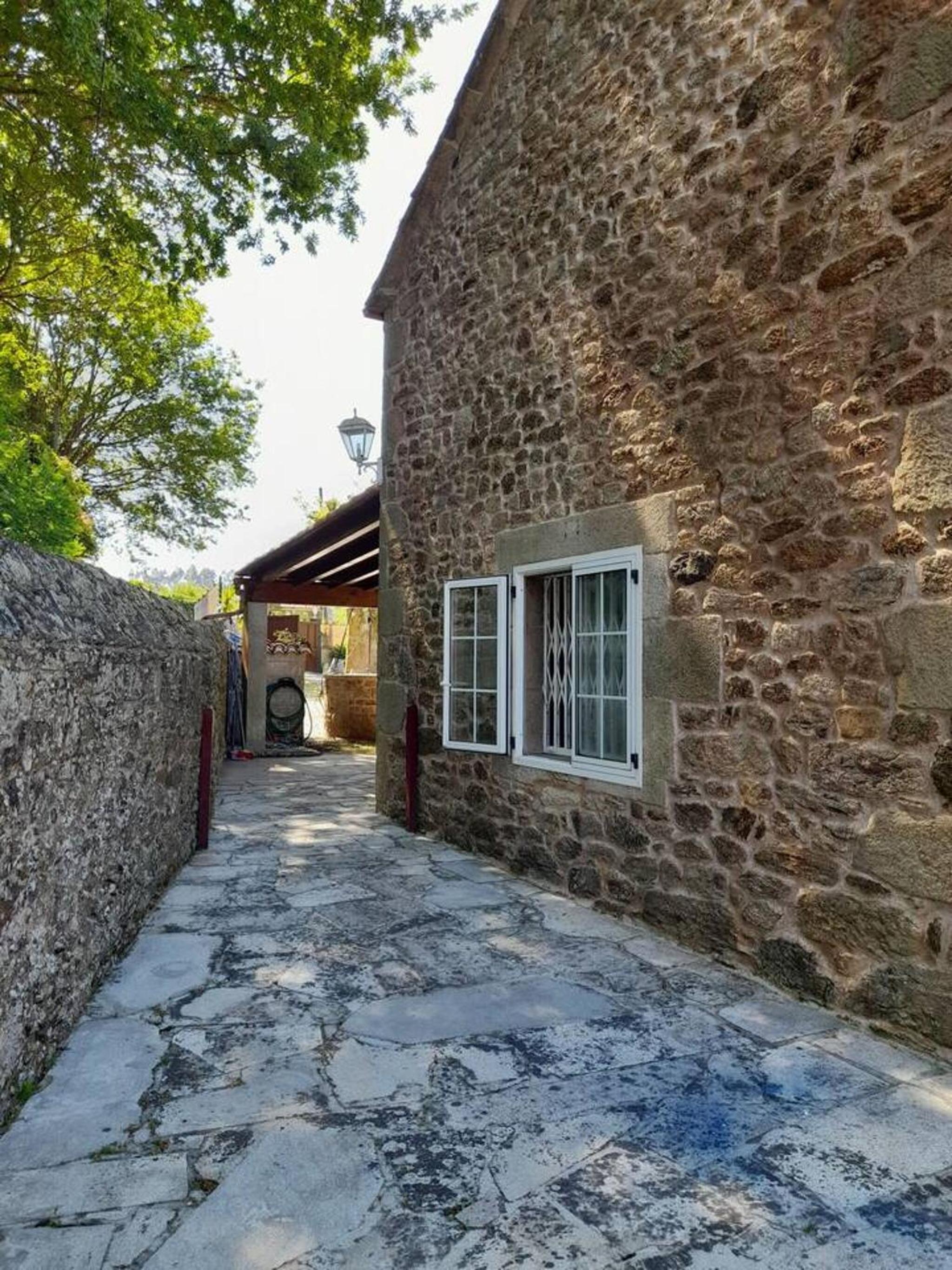Charming Chalet in A Estrada with Private Pool
