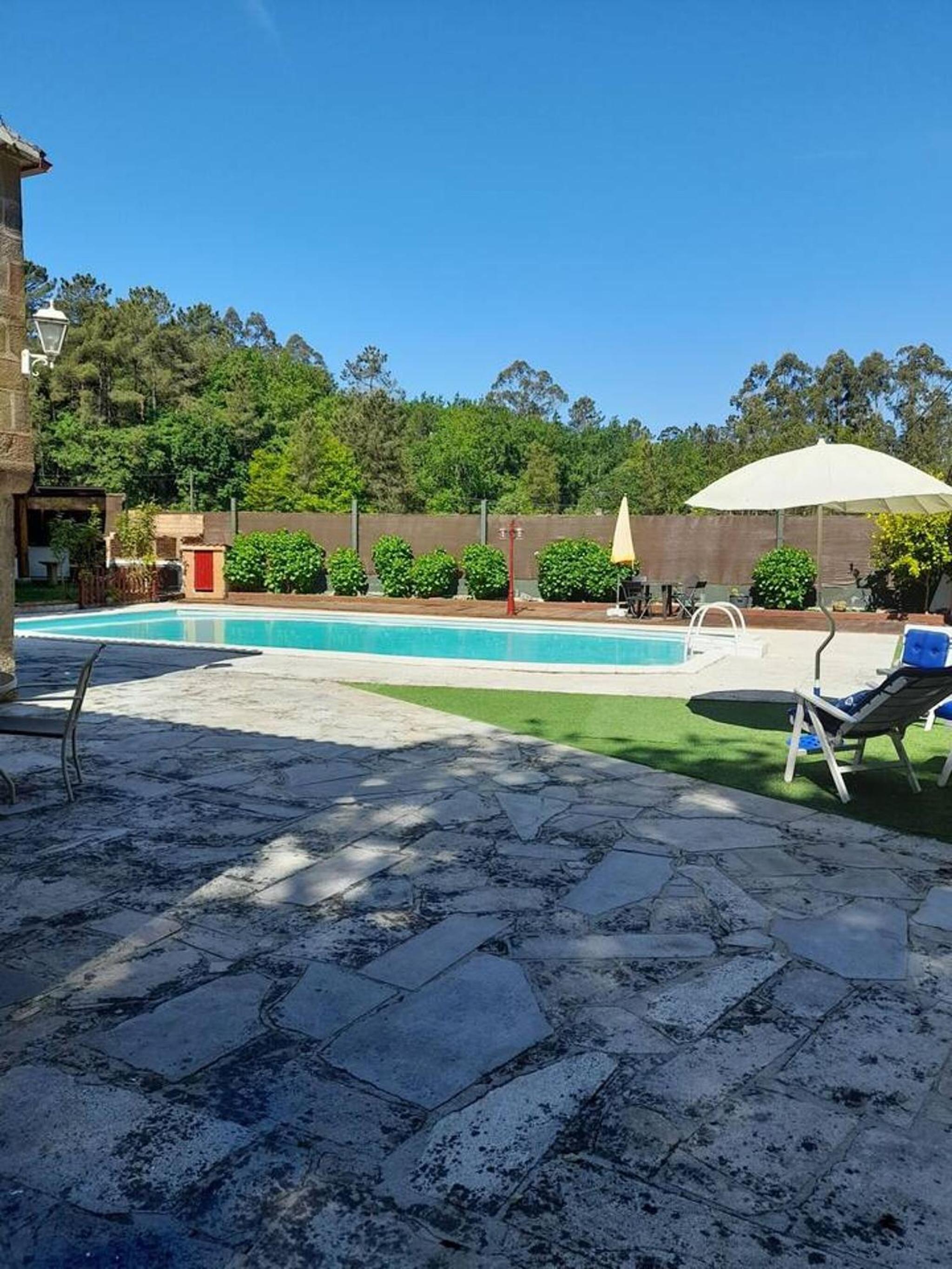 Charming Chalet in A Estrada with Private Pool