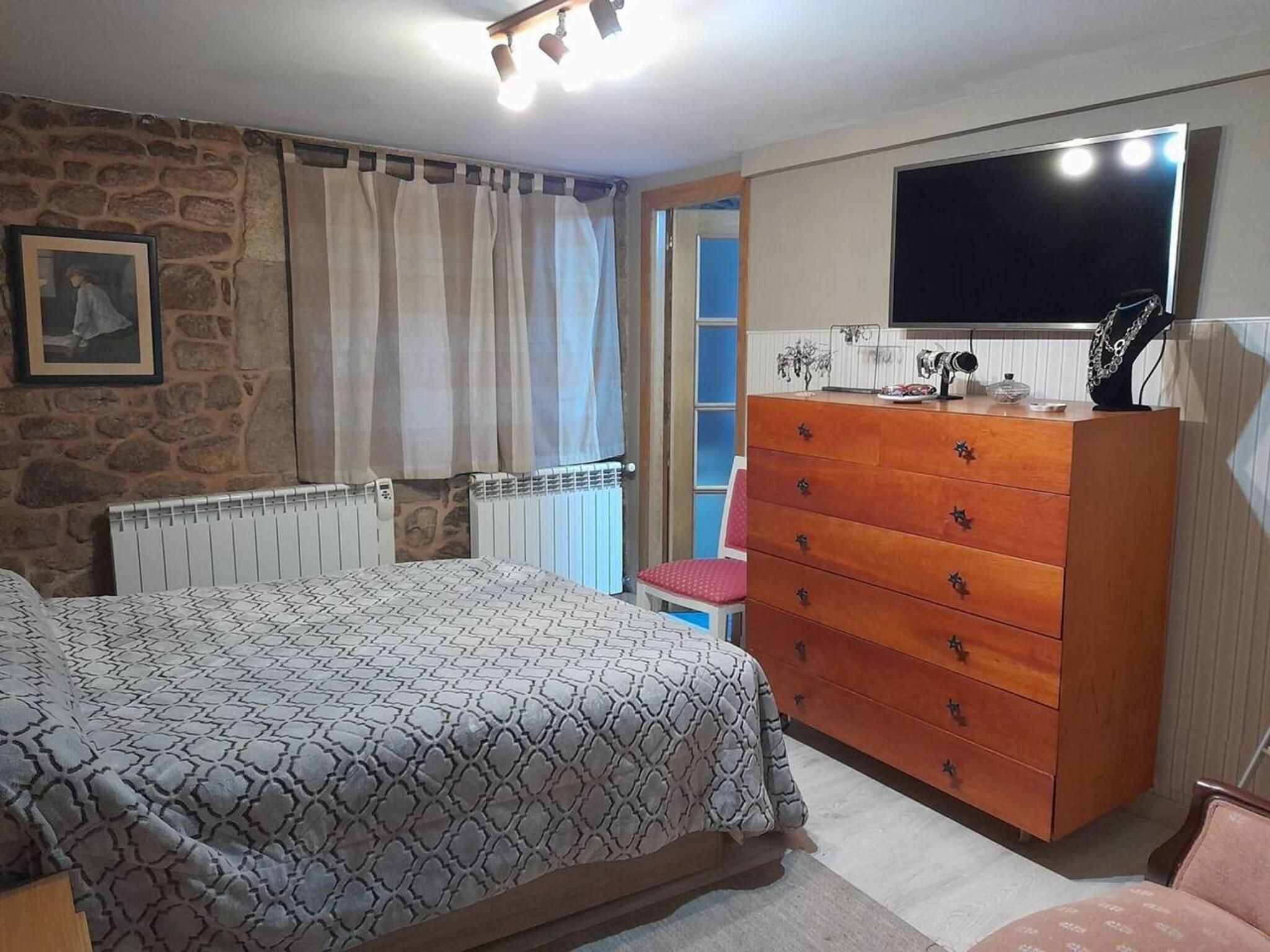 Charming Chalet in A Estrada with Private Pool
