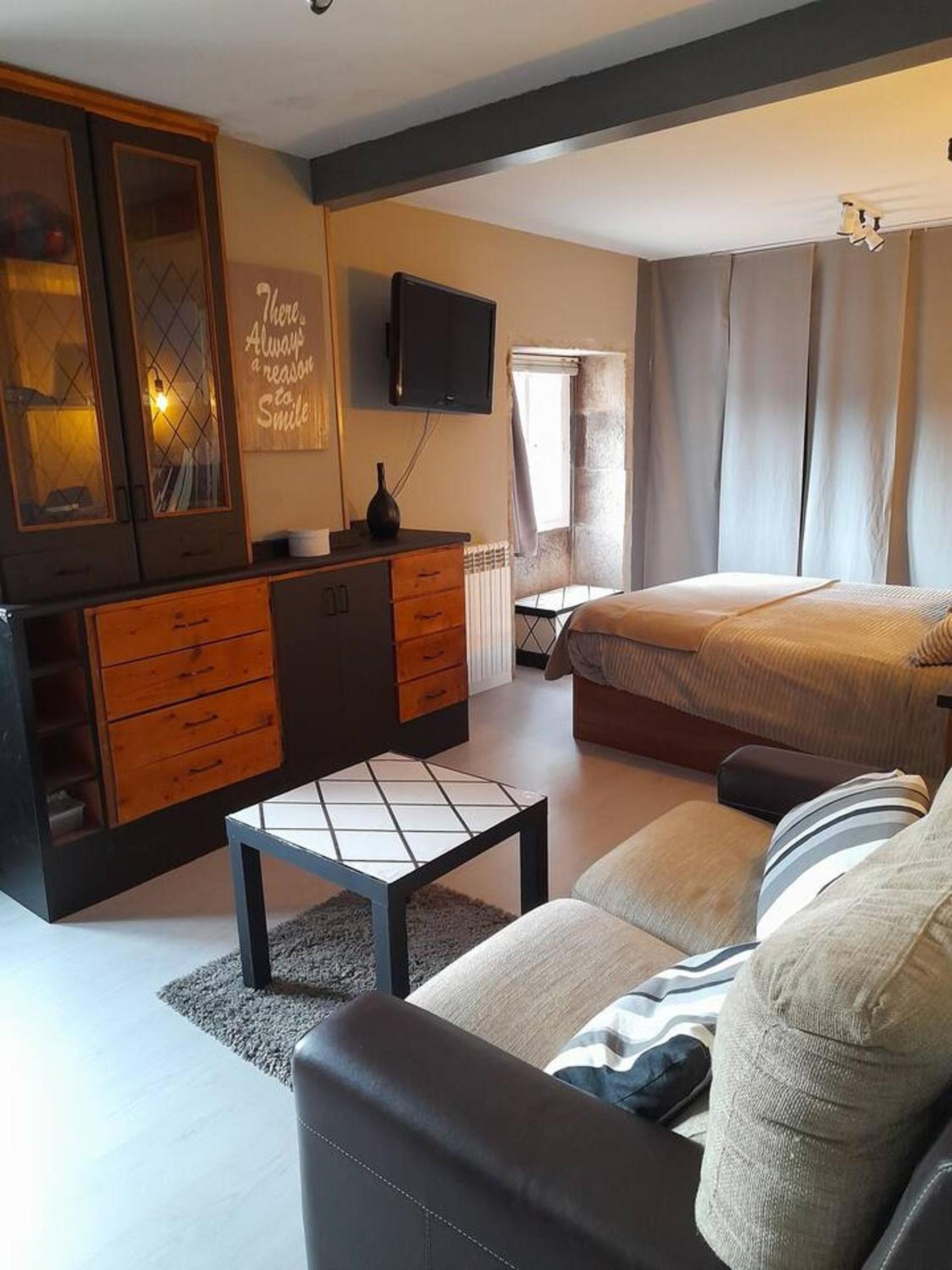 Charming Chalet in A Estrada with Private Pool