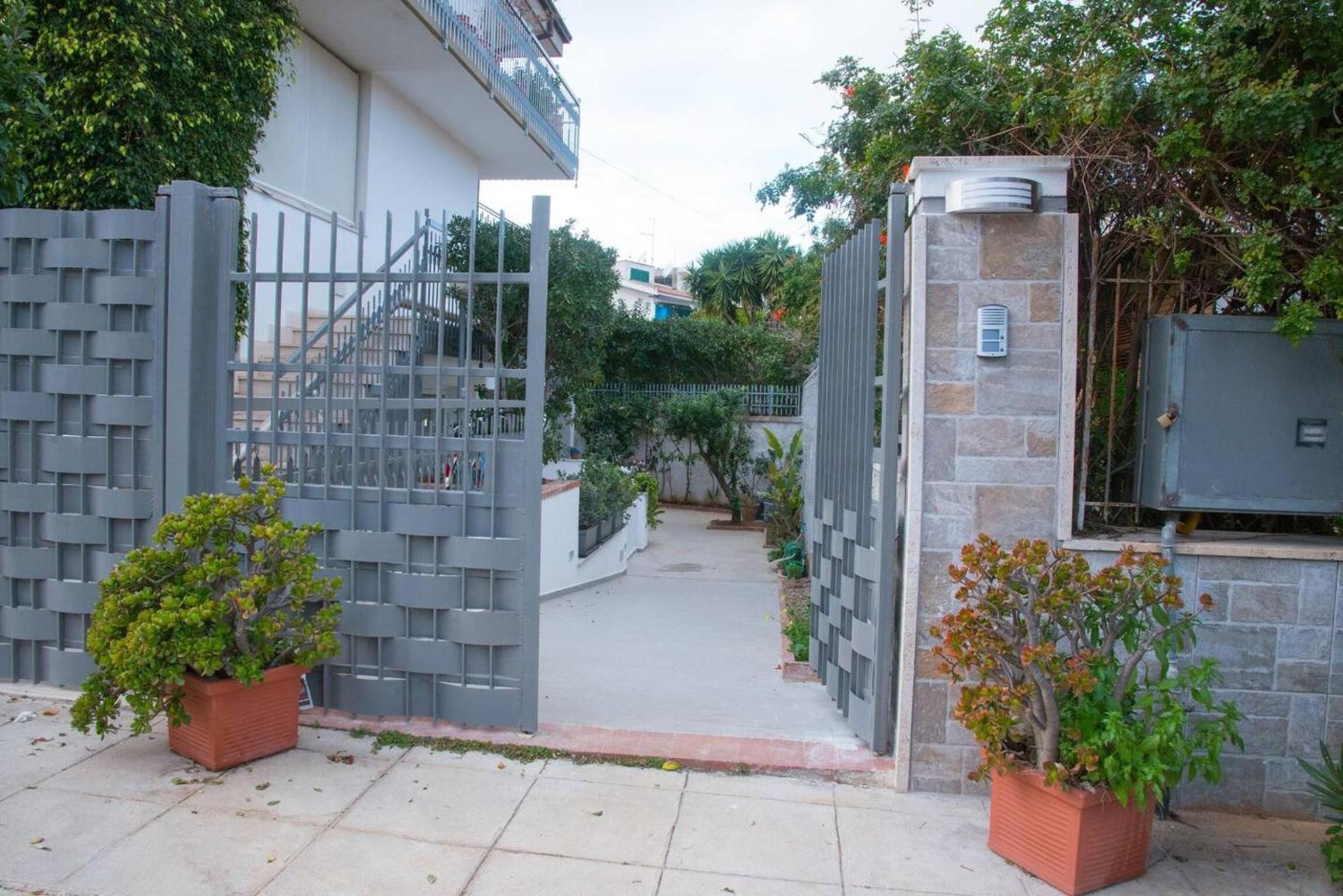 Spacious Apartment in Palermo 80 m² all comforts view 2