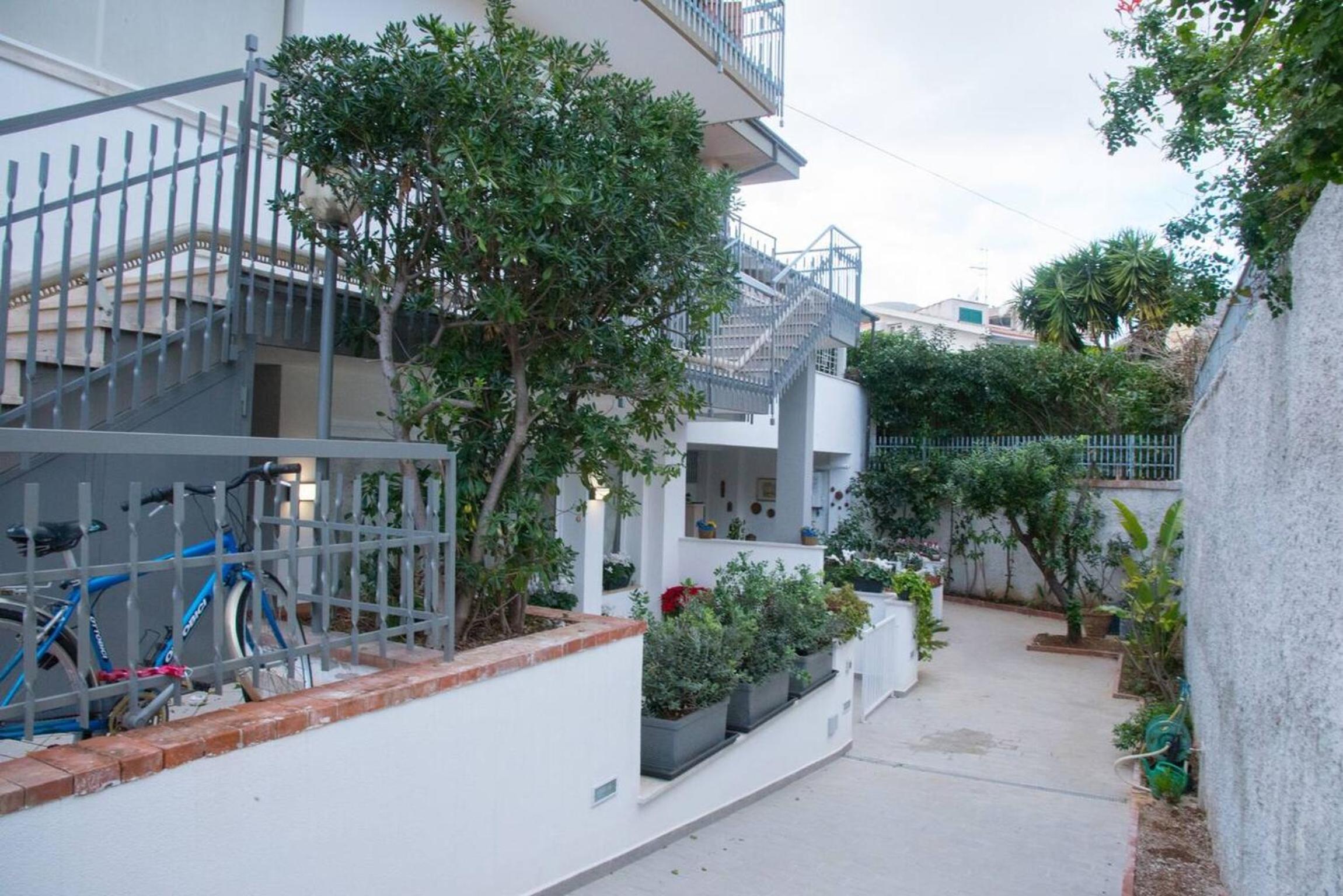 Spacious Apartment in Palermo 80 m² all comforts view 3