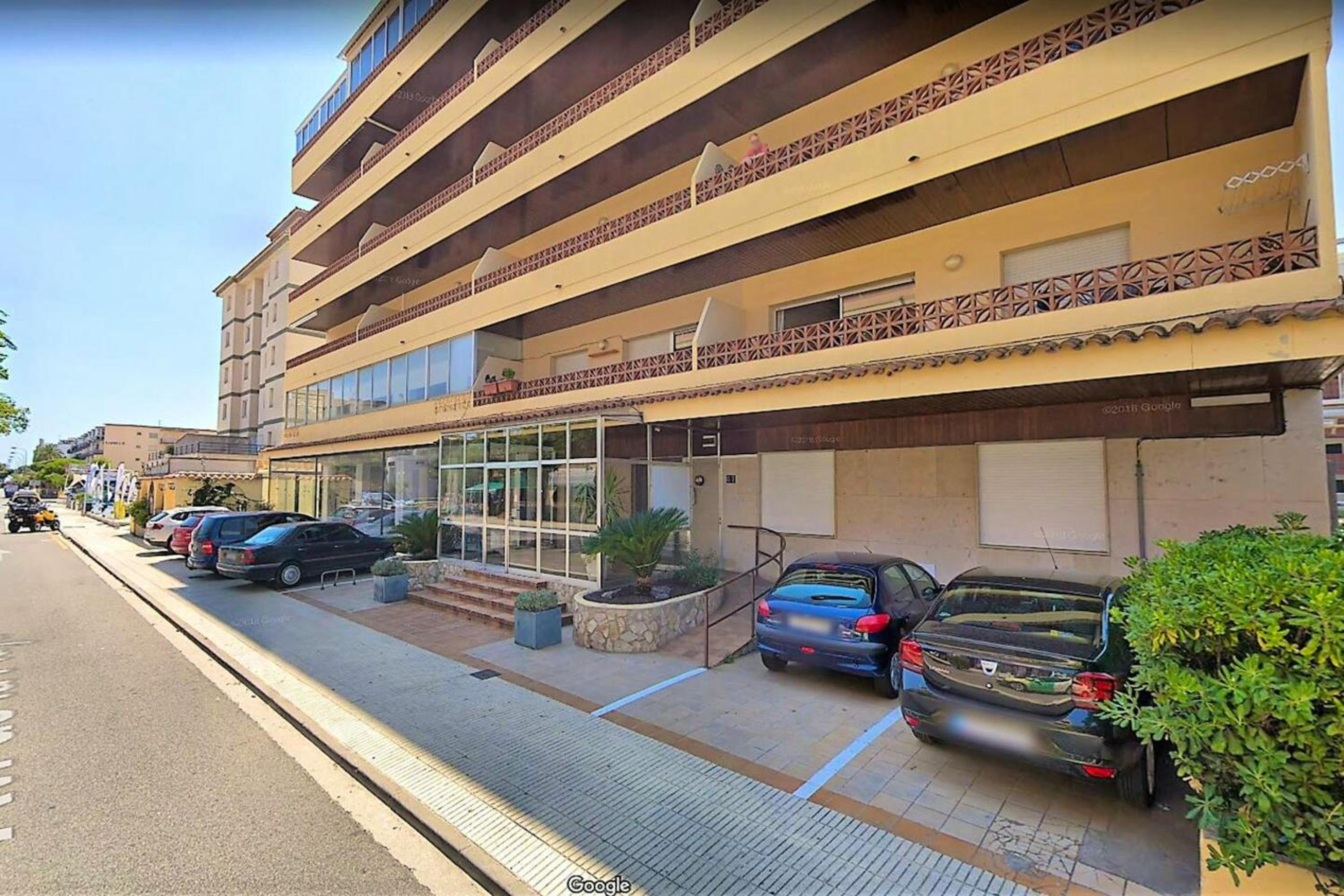 Comfortable apartment in Roses with shared pool 54 sqm view 4