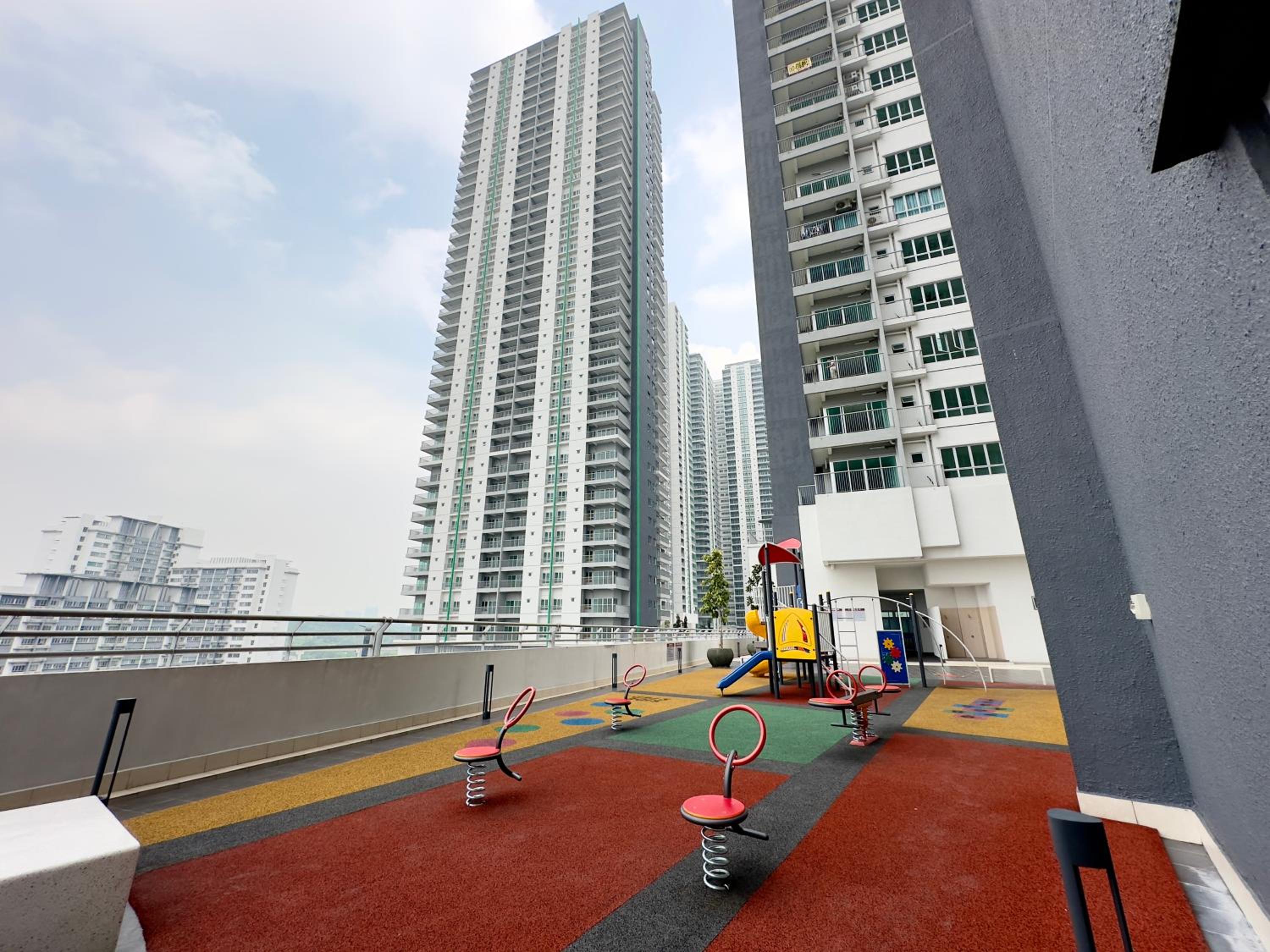 Razak City Residences, Sungai Besi by Rverse Suite