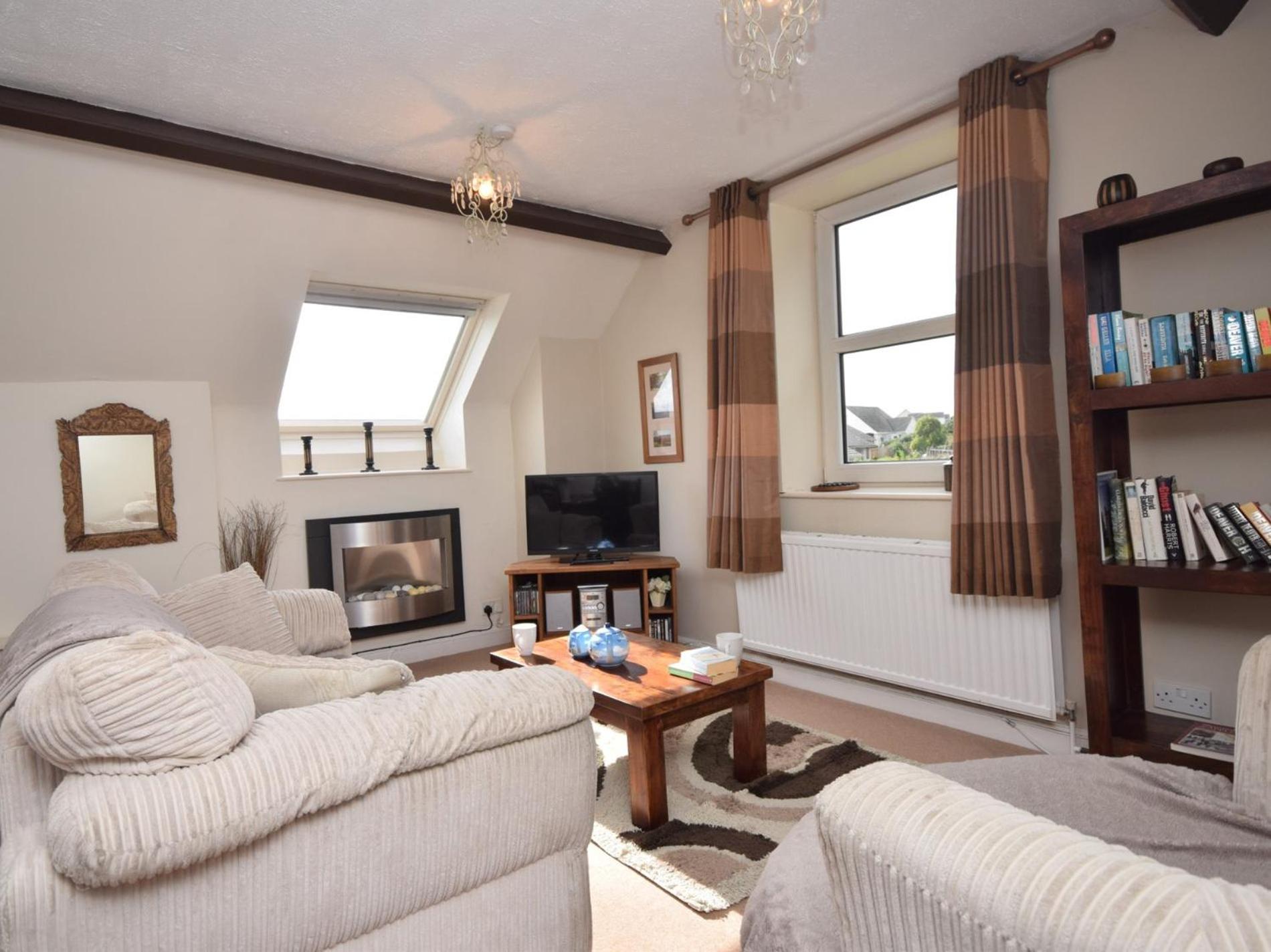 2 Bed in Appledore oc-gable view 2