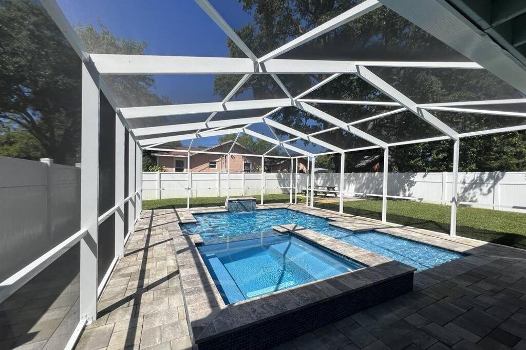 Pink Sunshine: Private Heated Pool and Spa, Close to Beach view 4