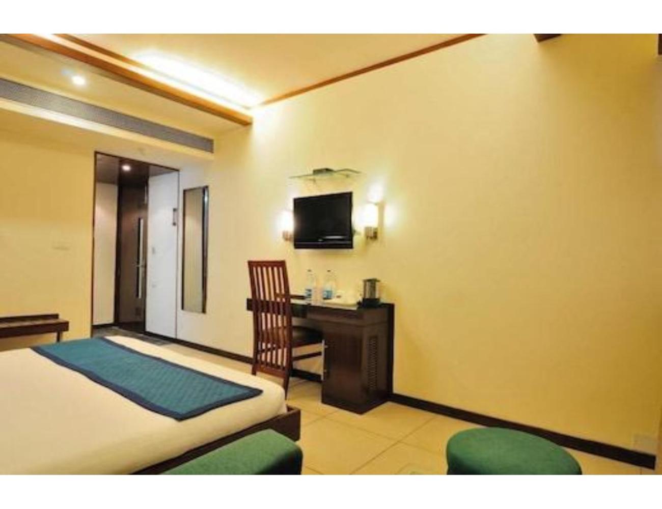 Hotel The Tulip ,Chandigarh view 4