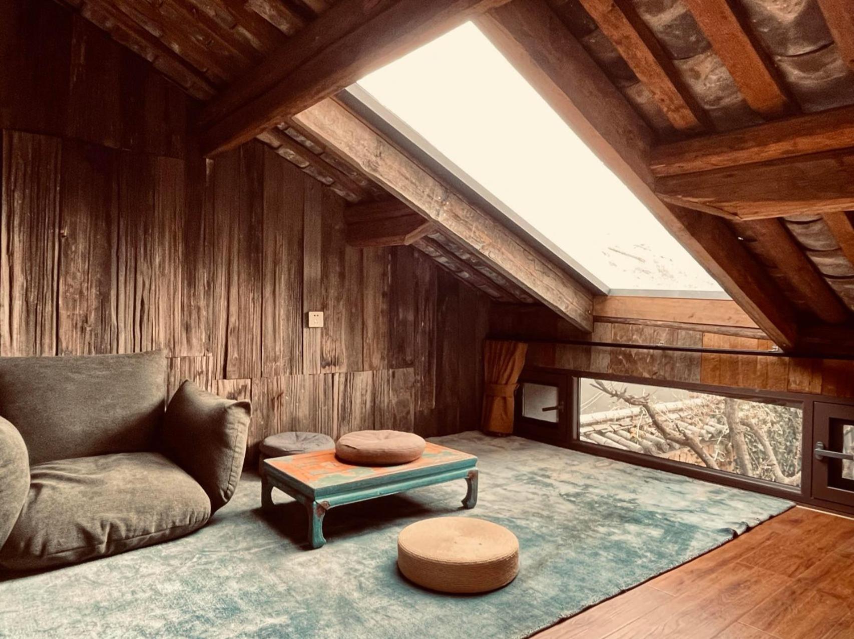 Qushe Snowy Mountain View Art B&B