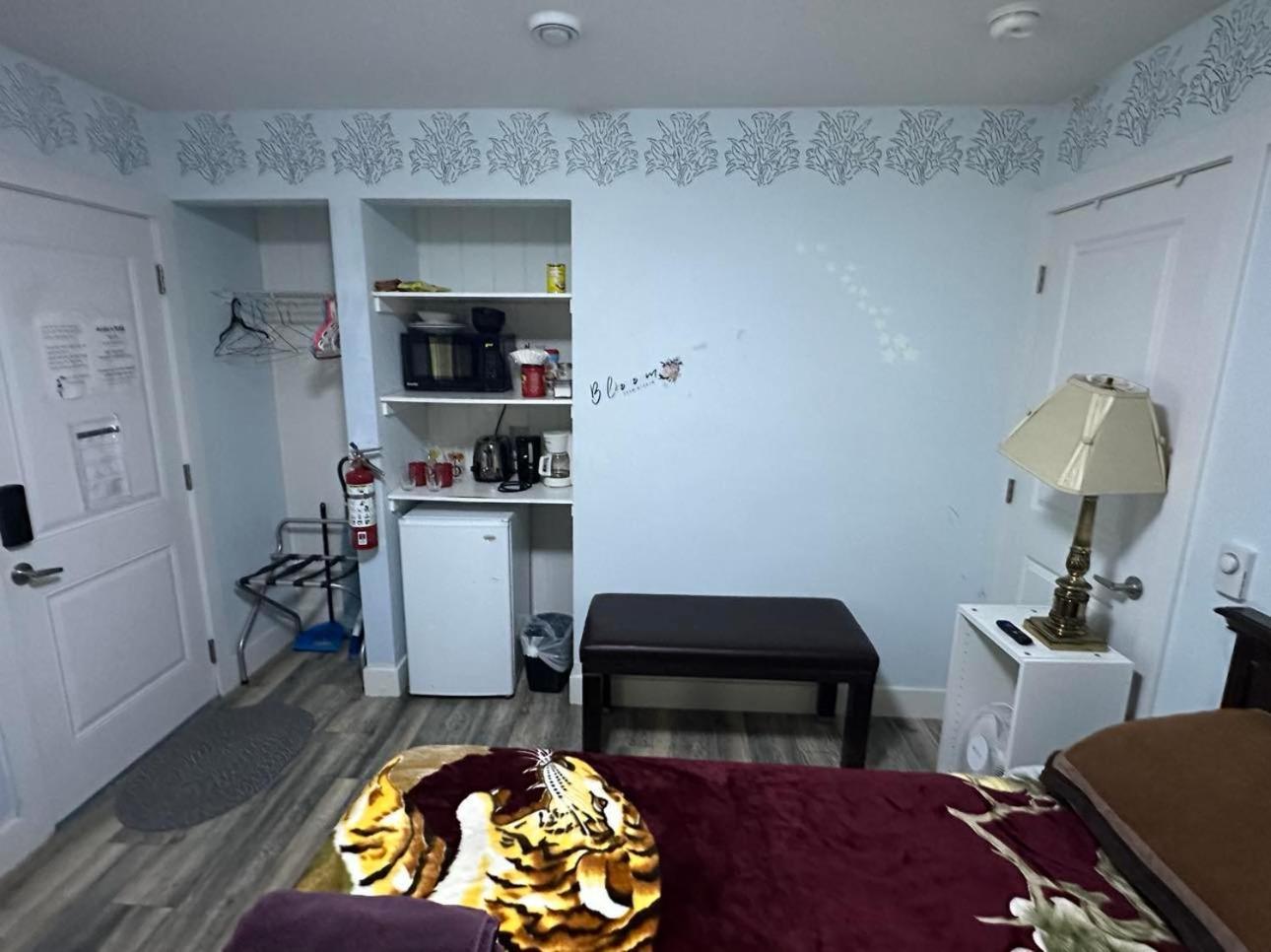 Guest Suite - Private Retreat - J-1