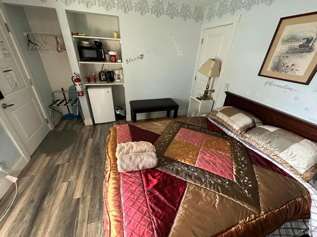 Guest Suite - Private Retreat - J-1