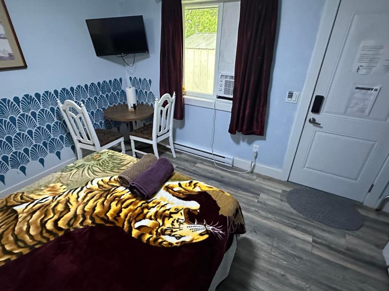 Guest Suite - Private Retreat - J-1