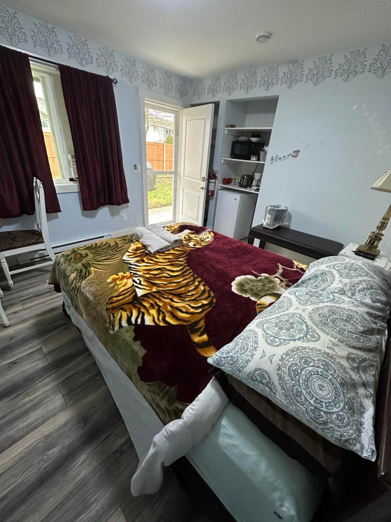 Guest Suite - Private Retreat - J-1