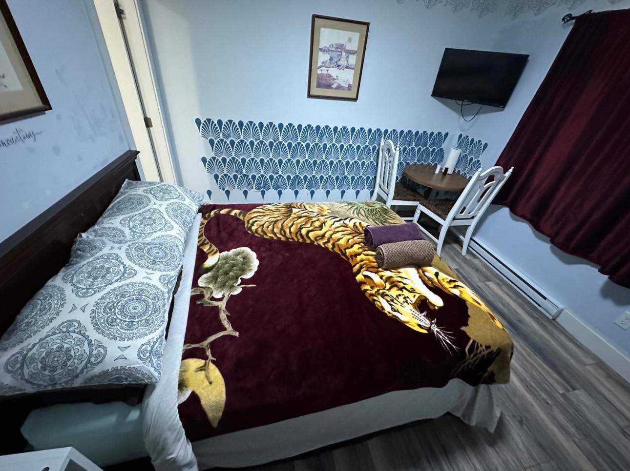 Guest Suite - Private Retreat - J-1