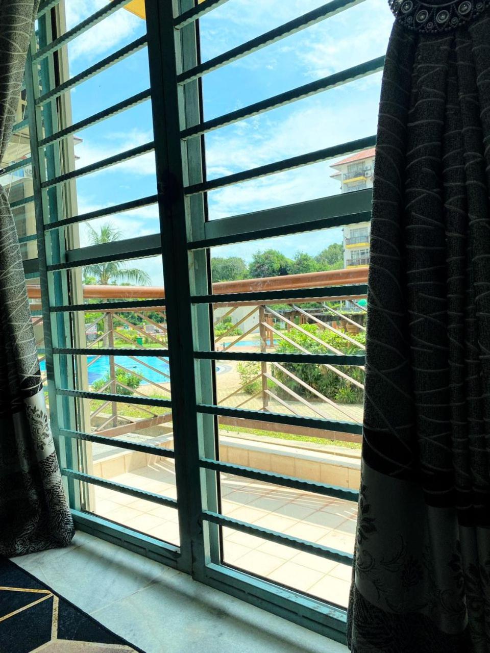 Izdisa Muslim Homestay For Muslim with Groundfloor Poolview Wifi Netflix photo 4
