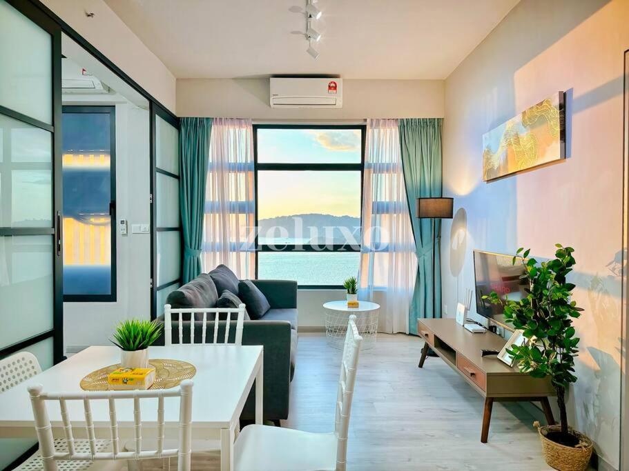 #11 Jesselton Quay City Pads Seaview by Zeluxo photo 1