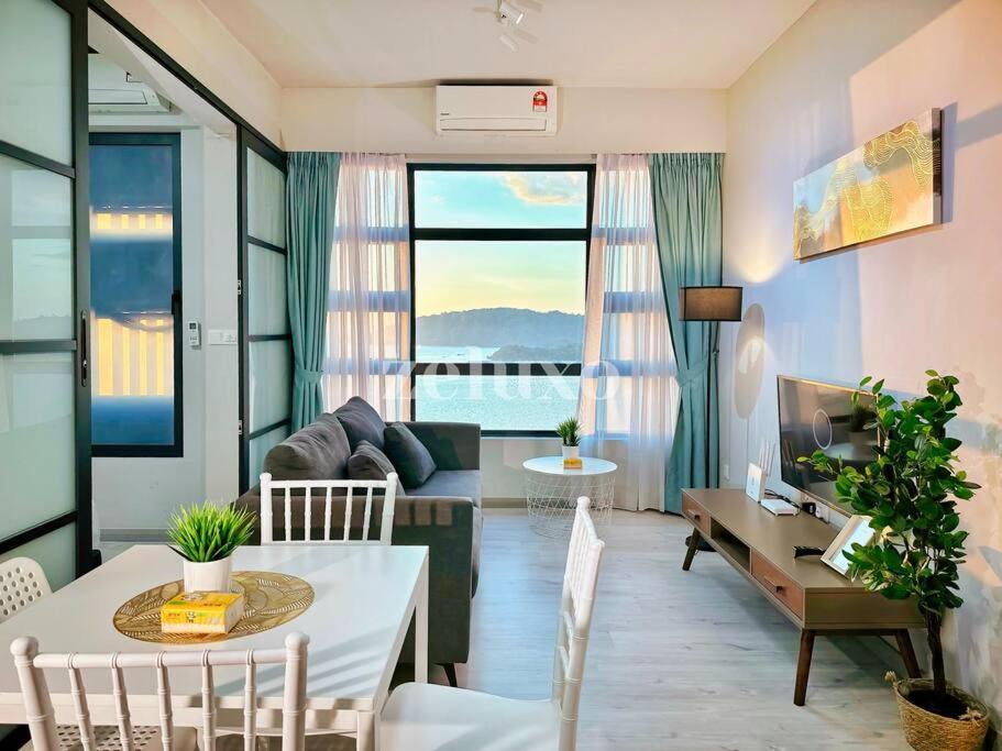 #11 Jesselton Quay City Pads Seaview by Zeluxo photo 5