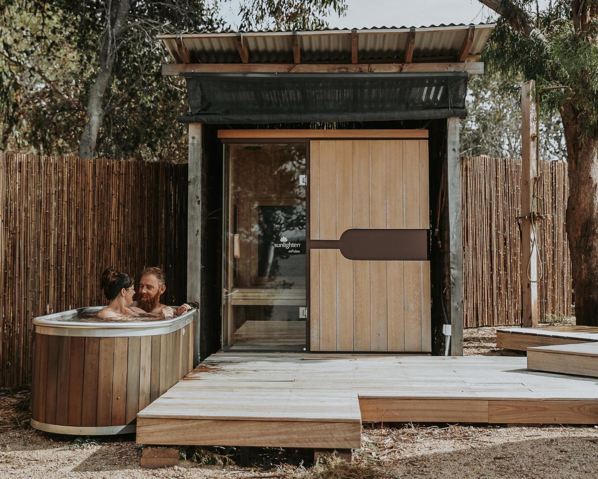 Numie Waterfront Luxury House with sauna and hot tub