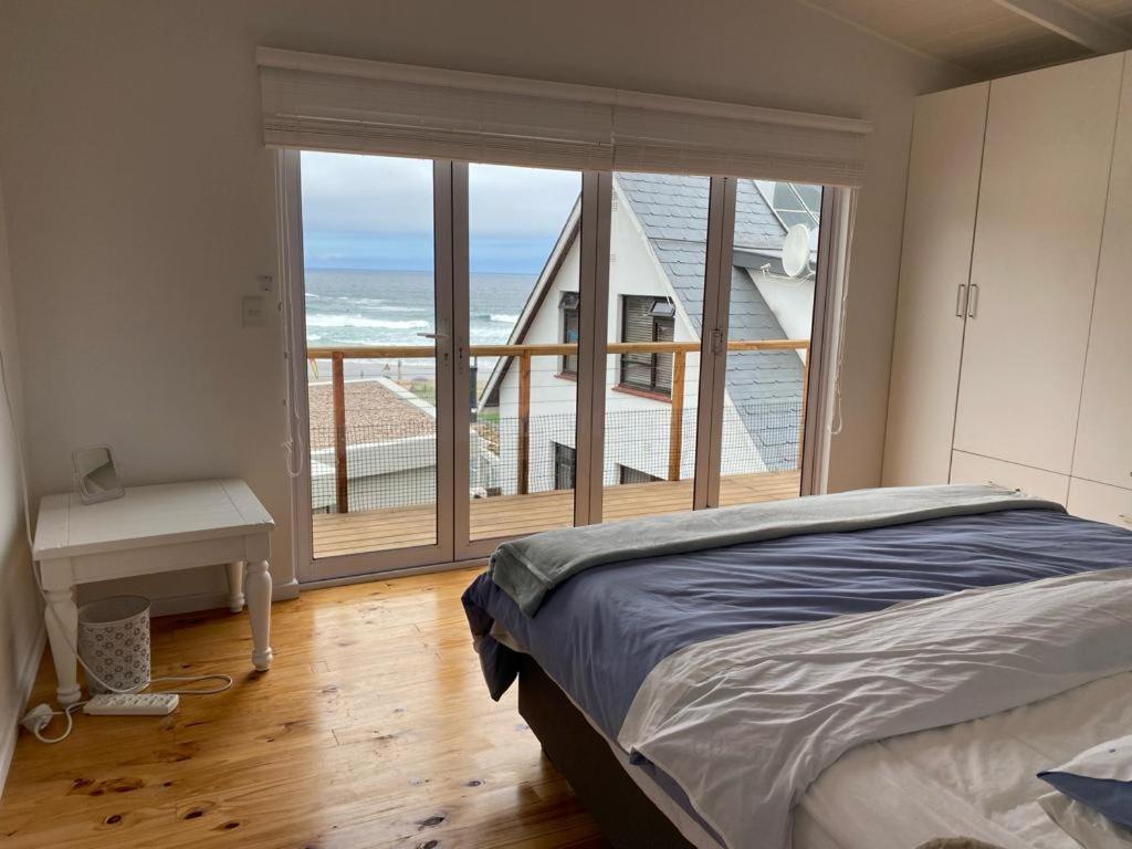 MakiSaki Beach House