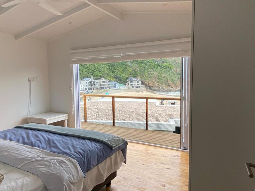MakiSaki Beach House