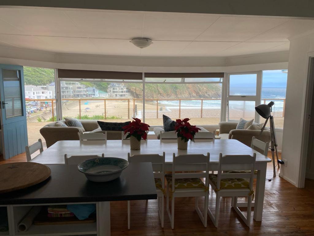 MakiSaki Beach House