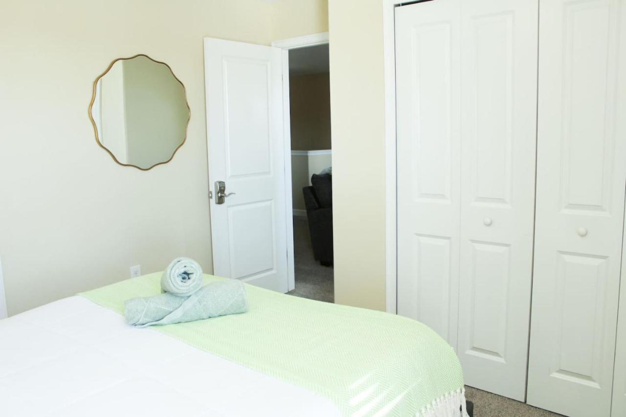 Champion Gate Villa 6 bedroom and nice pool