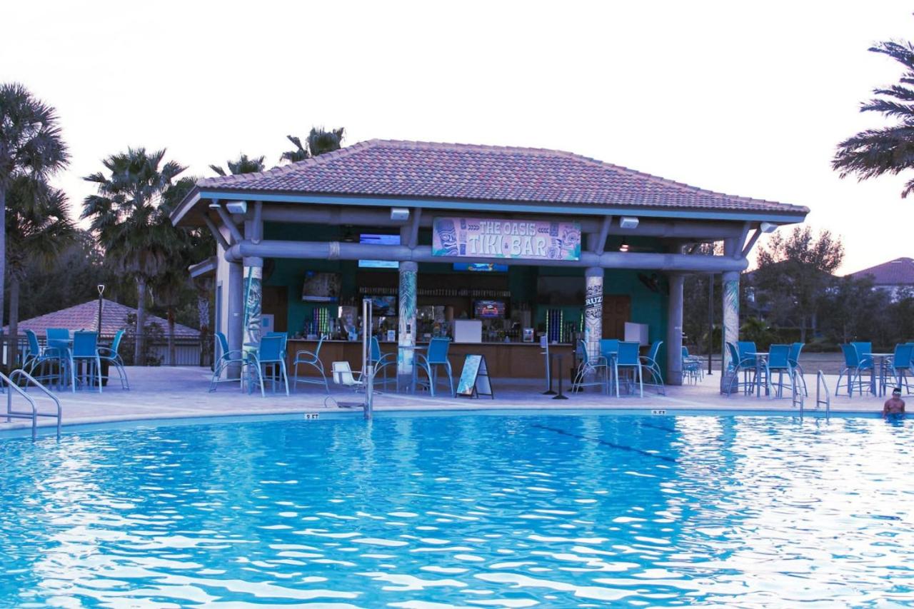 Champion Gate Villa 6 bedroom and nice pool