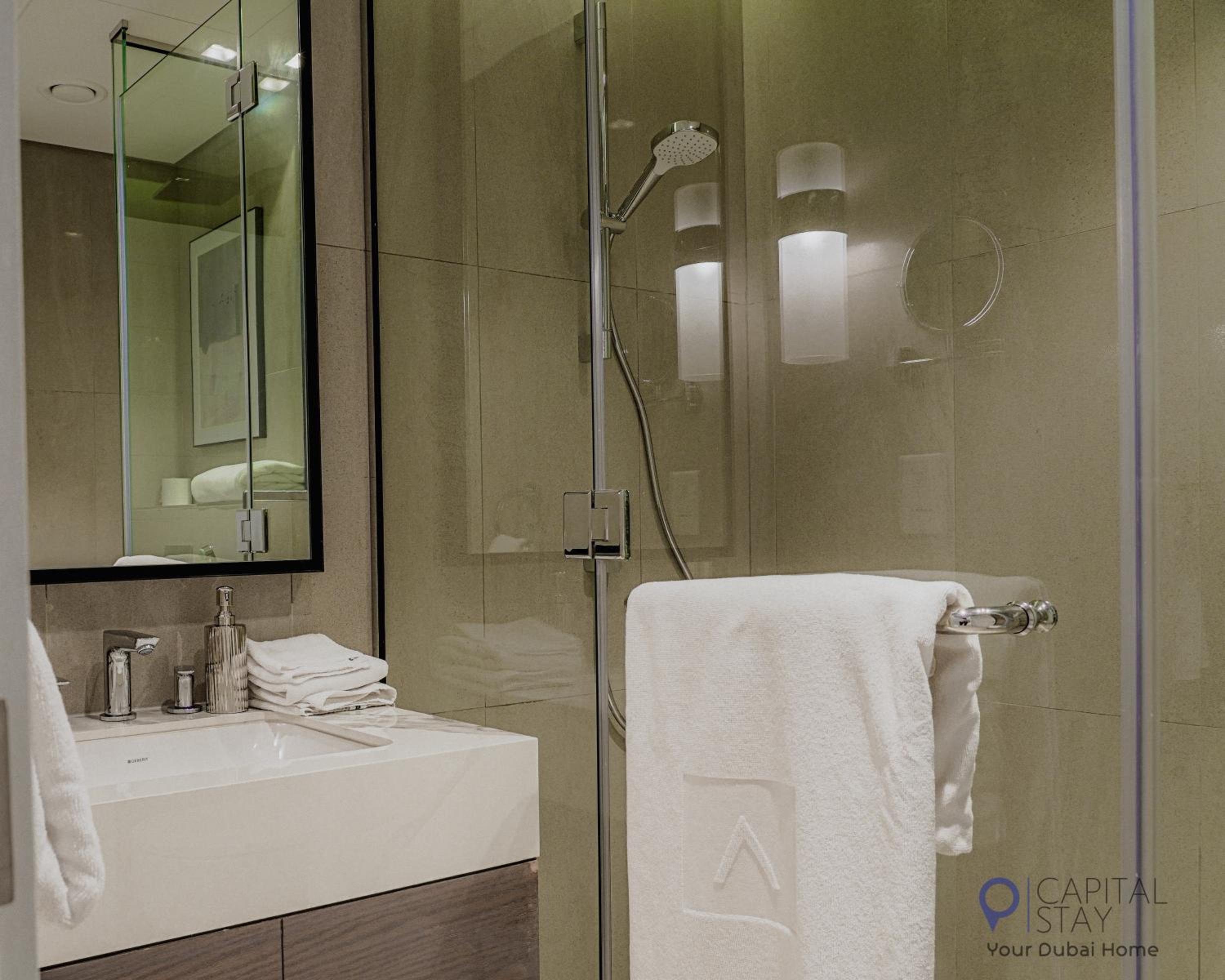 Capital Stay- Private Two Bed Apartment - The Address Beach Resort Residences Fujairah
