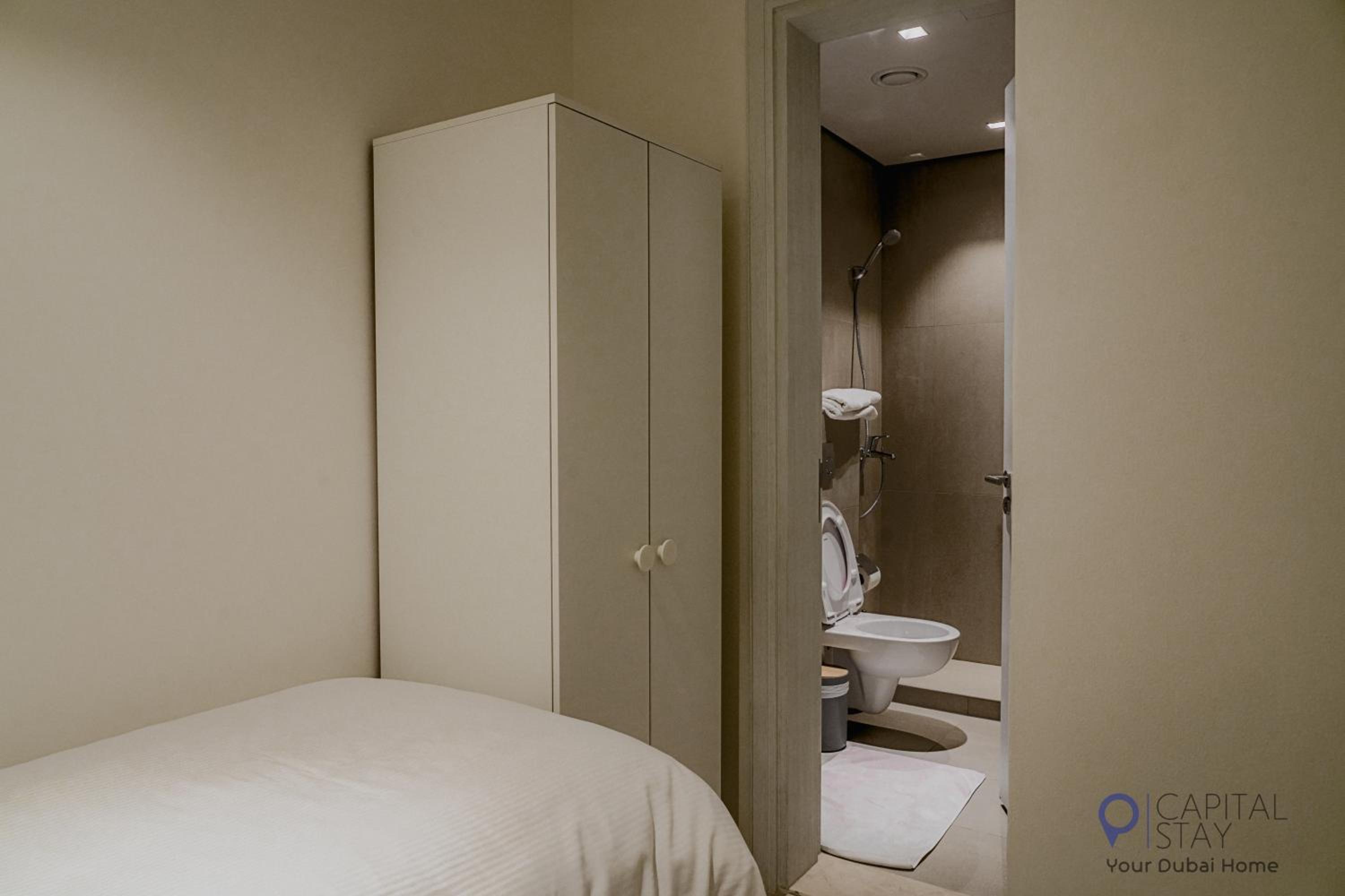 Capital Stay- Private Two Bed Apartment - The Address Beach Resort Residences Fujairah