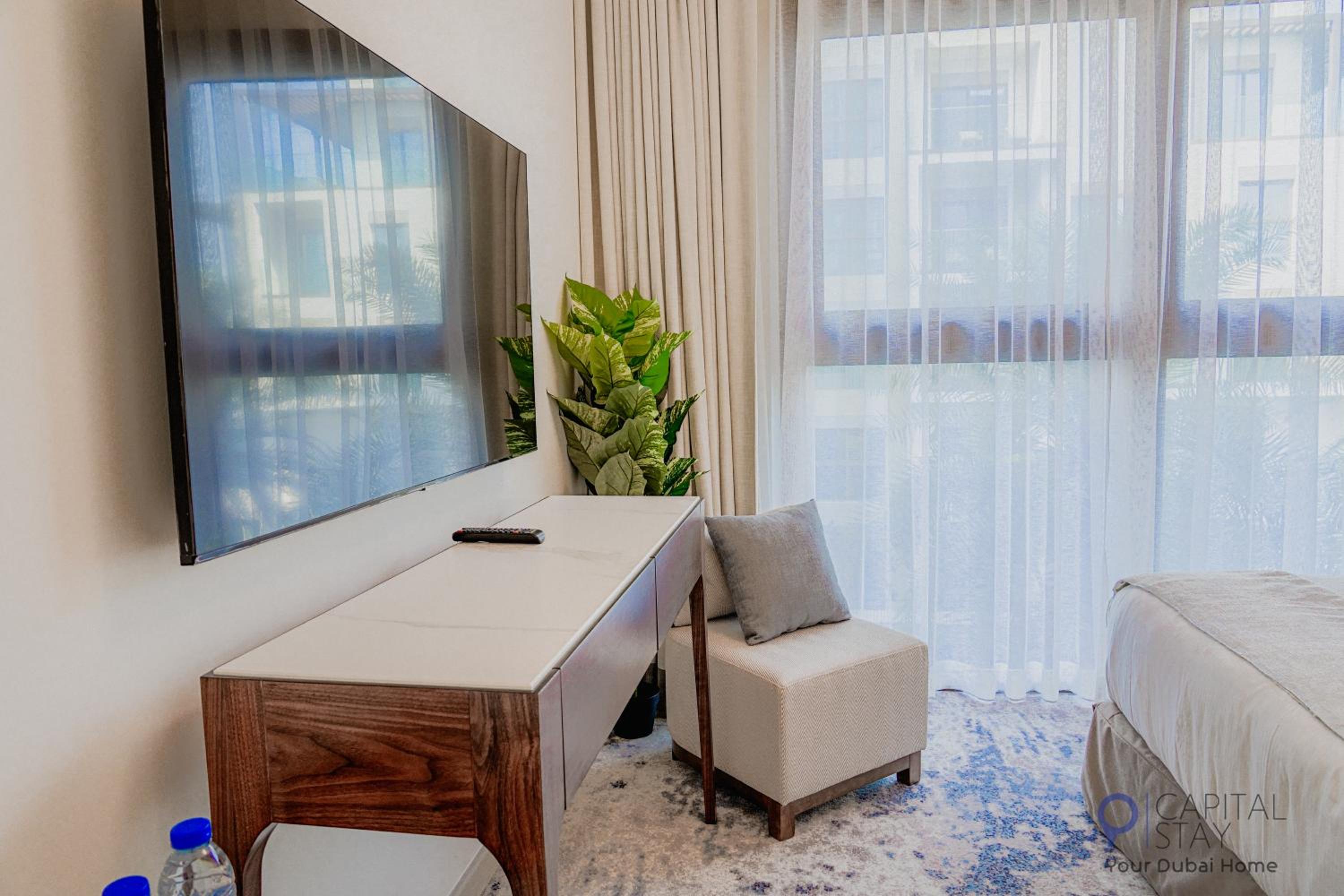 Capital Stay- Private Two Bed Apartment - The Address Beach Resort Residences Fujairah