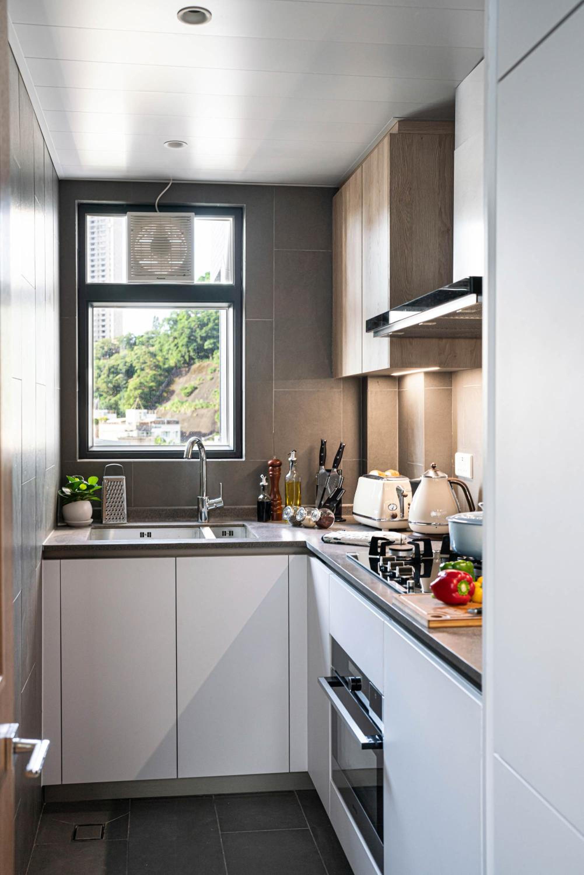 Eaton Residences, Blue Pool Road