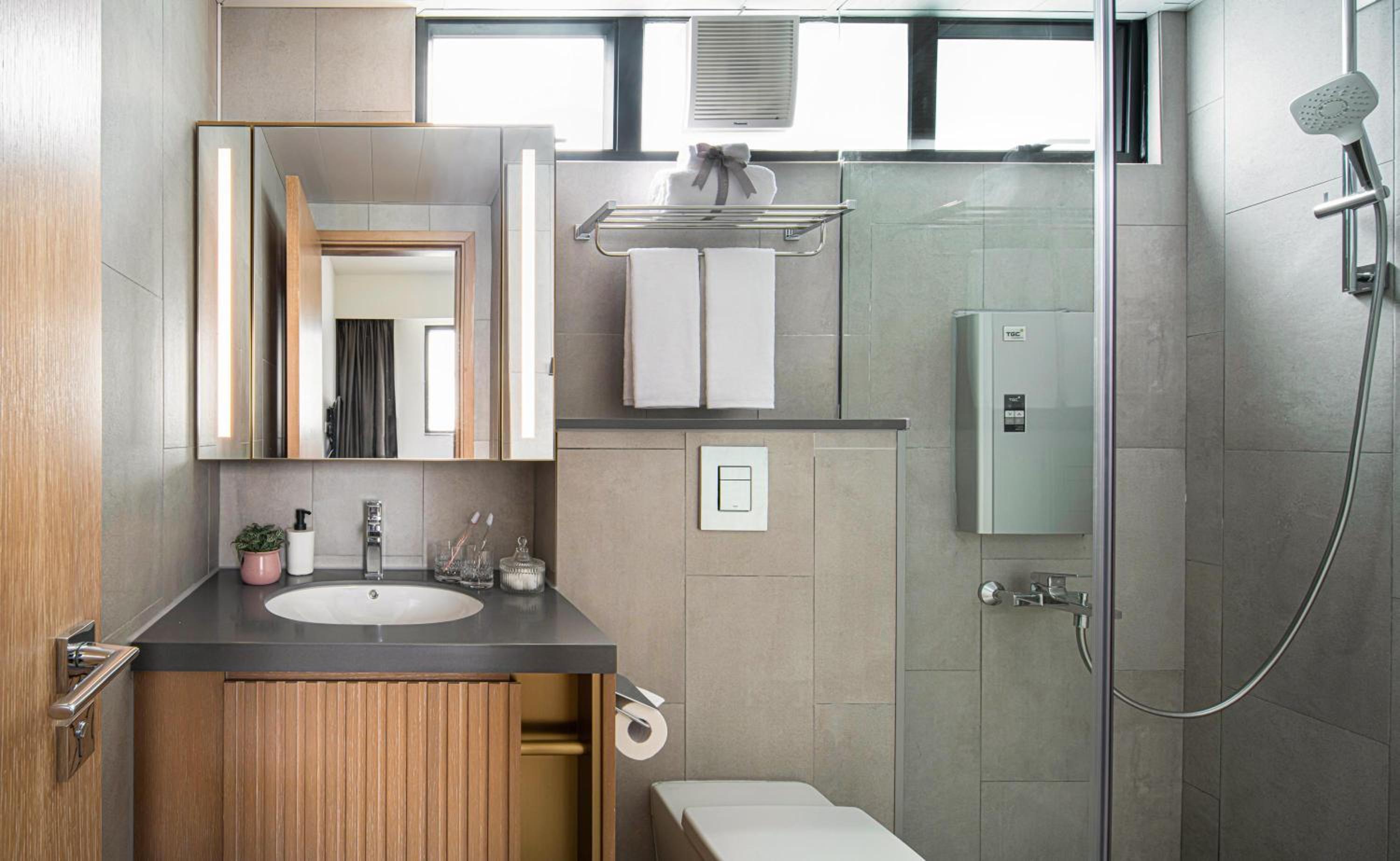 Eaton Residences, Blue Pool Road