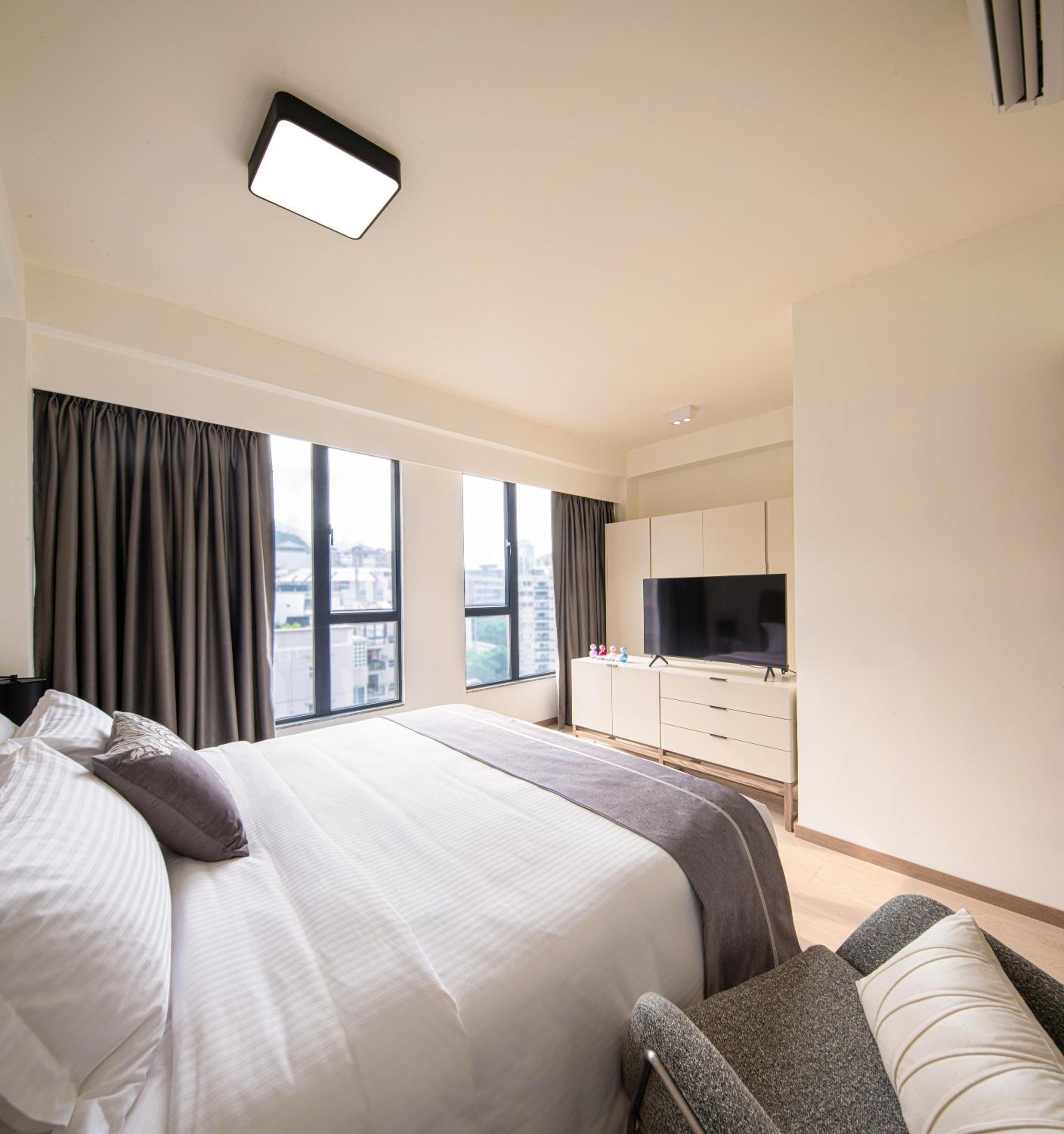 Eaton Residences, Blue Pool Road