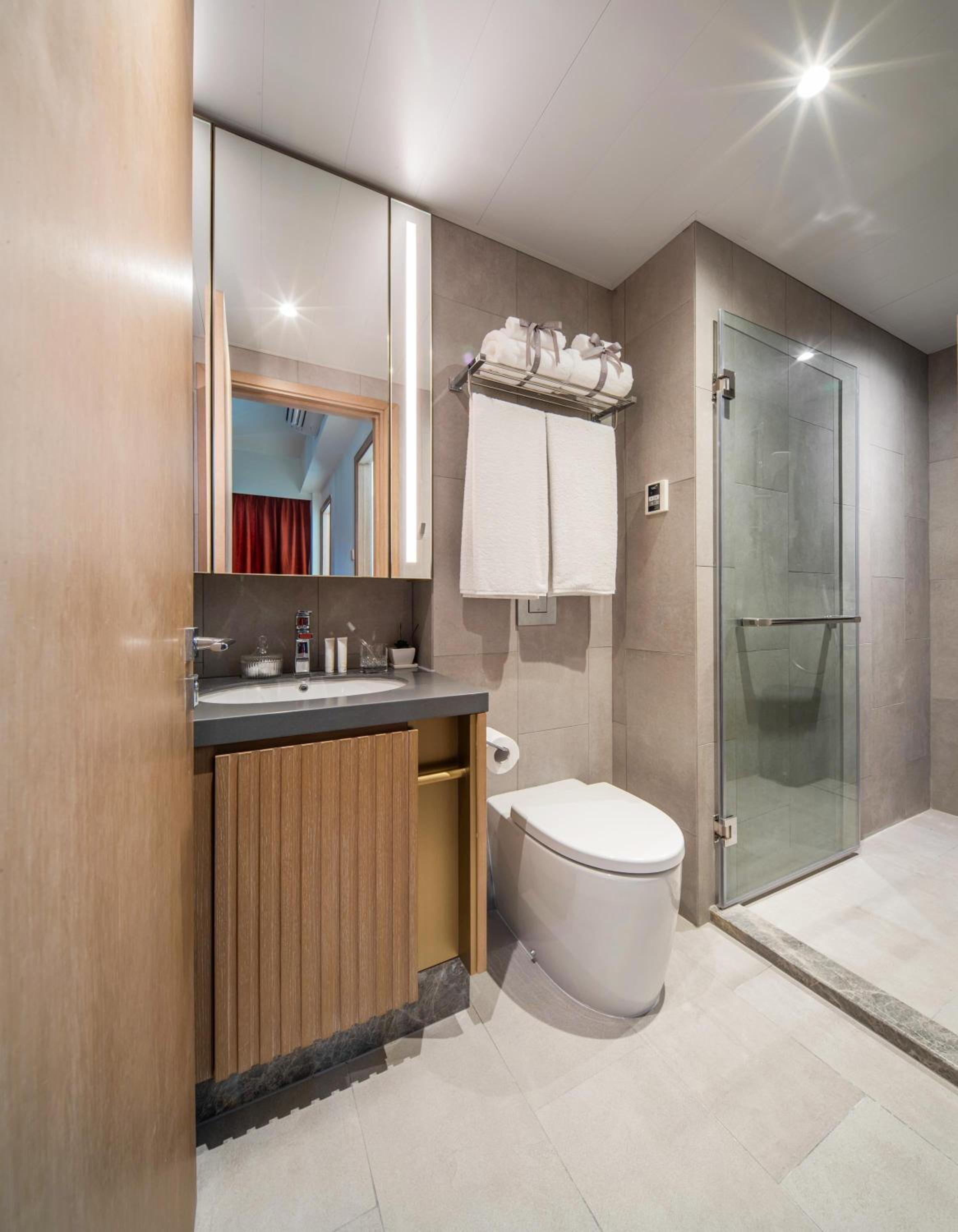 Eaton Residences, Blue Pool Road
