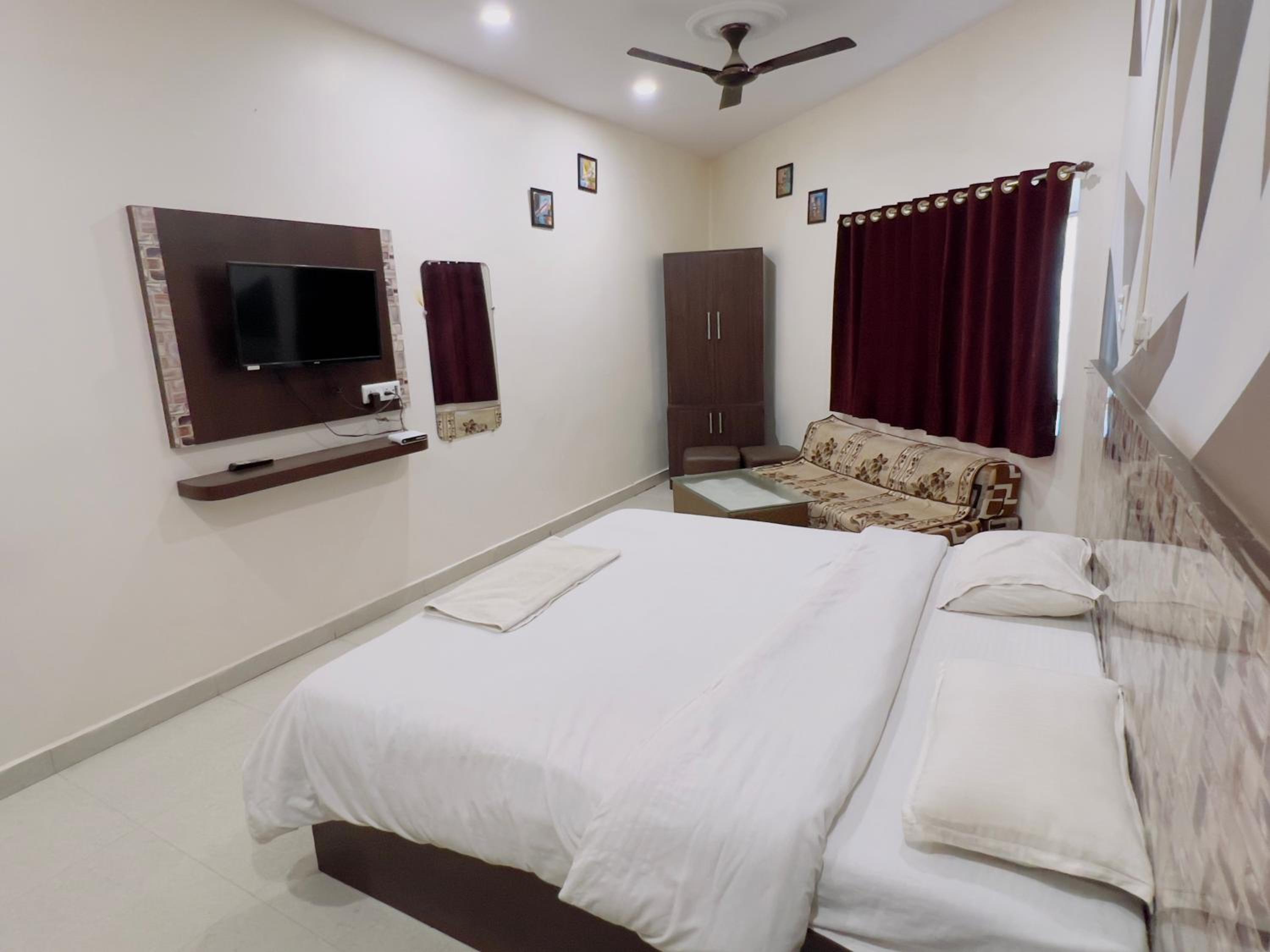 HOTEL ALOK Residency