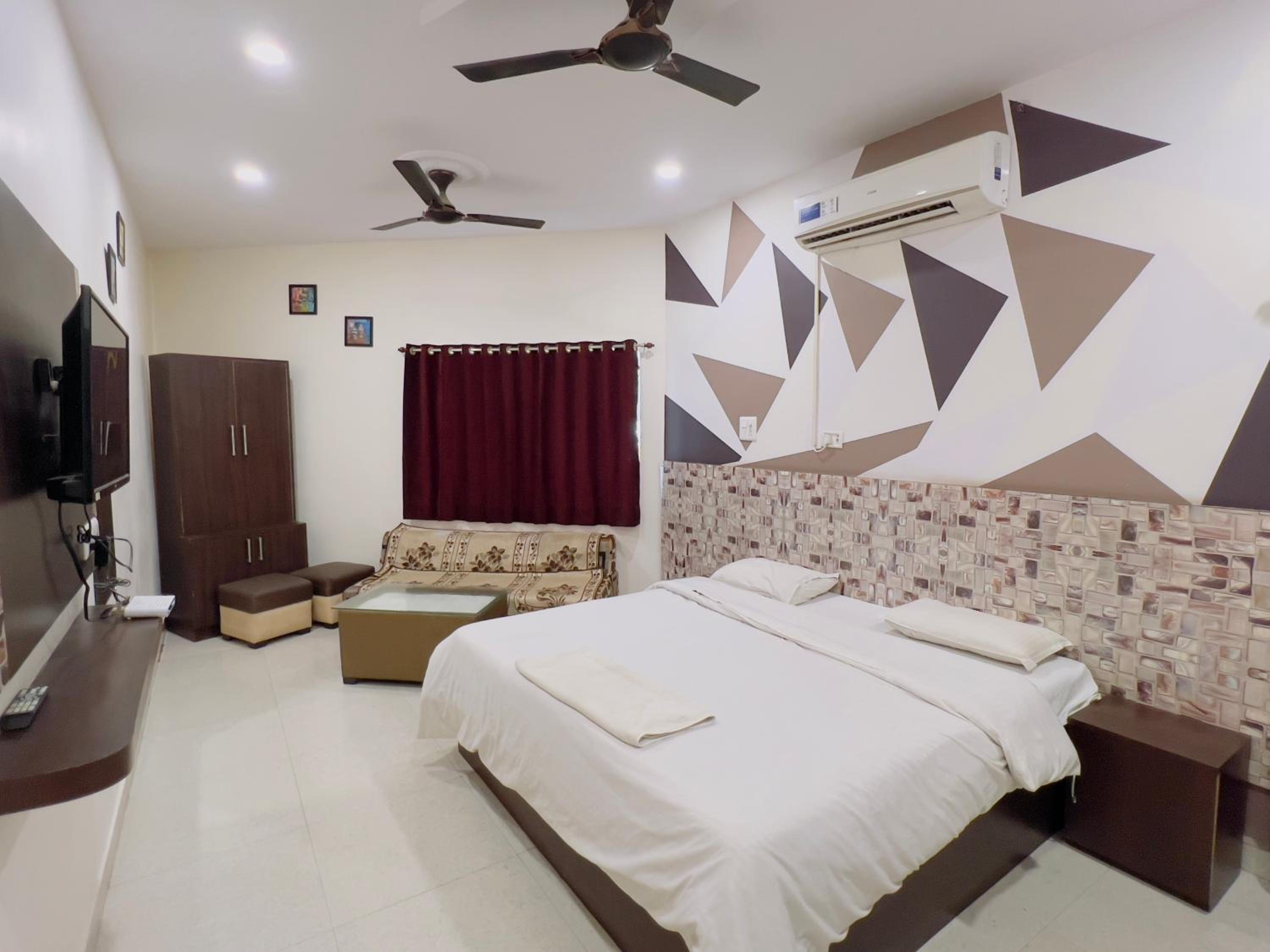 HOTEL ALOK Residency