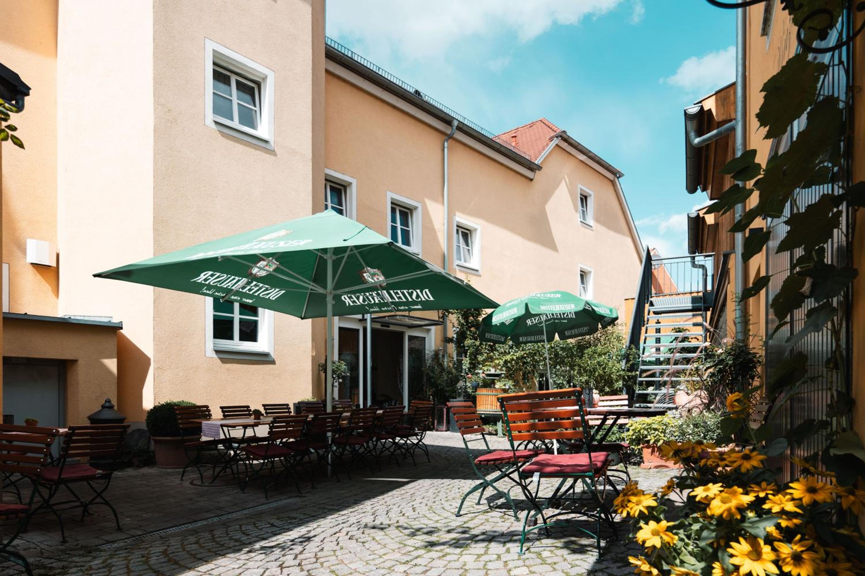 Landhotel und Weingasthof Schwarzer Adler