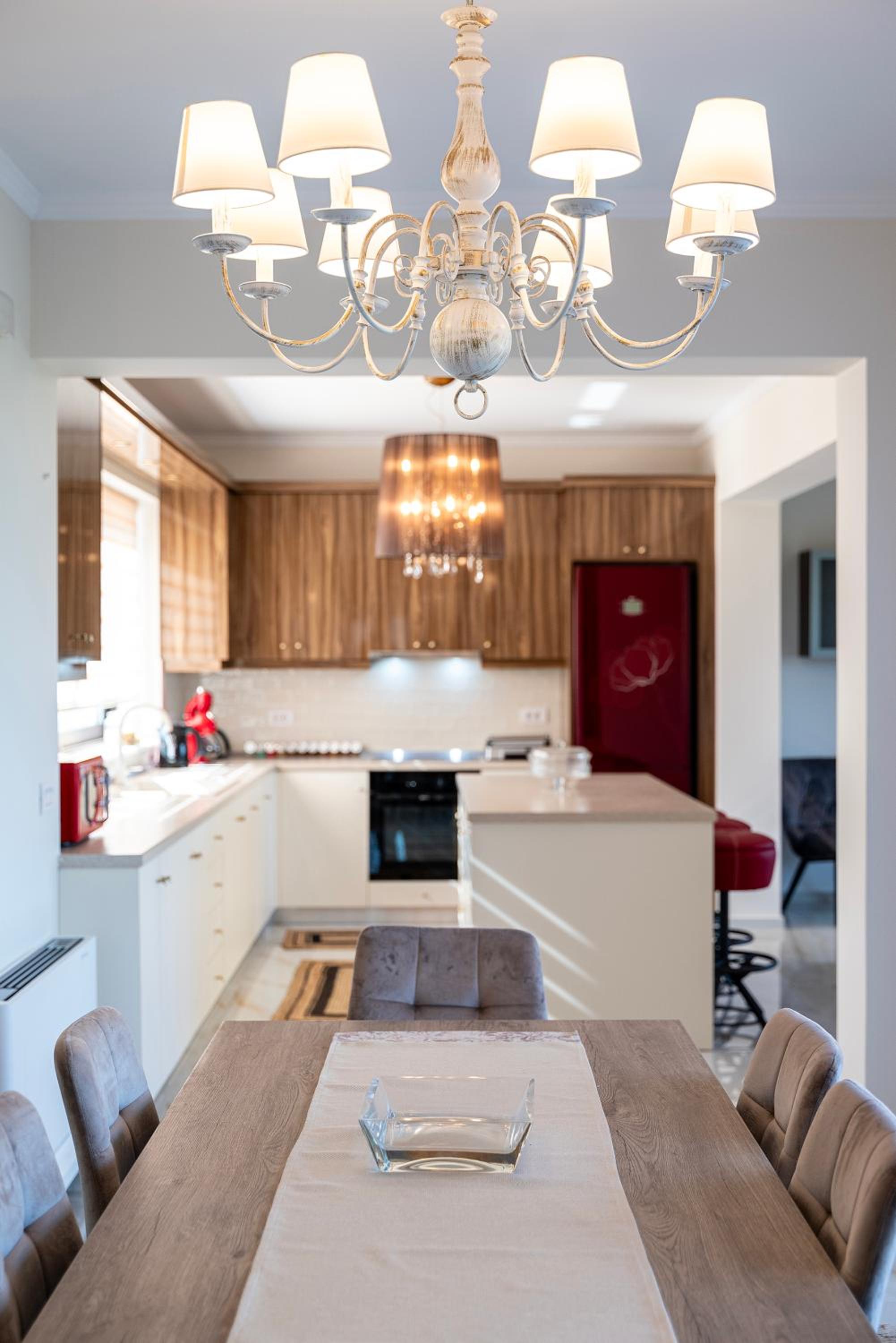 Olive Green Haven-3BR-Private Parking-Balcony