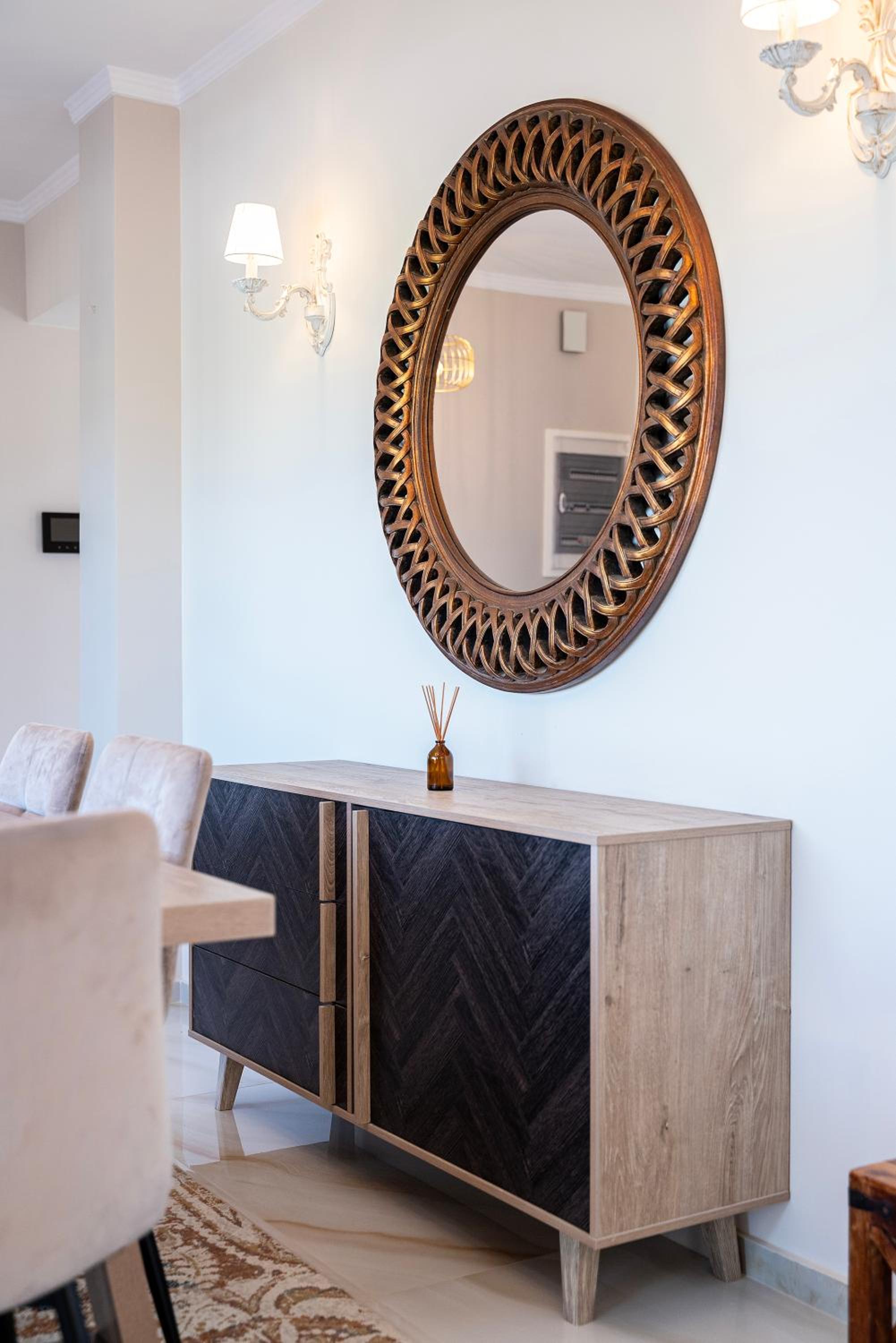 Olive Green Haven-3BR-Private Parking-Balcony