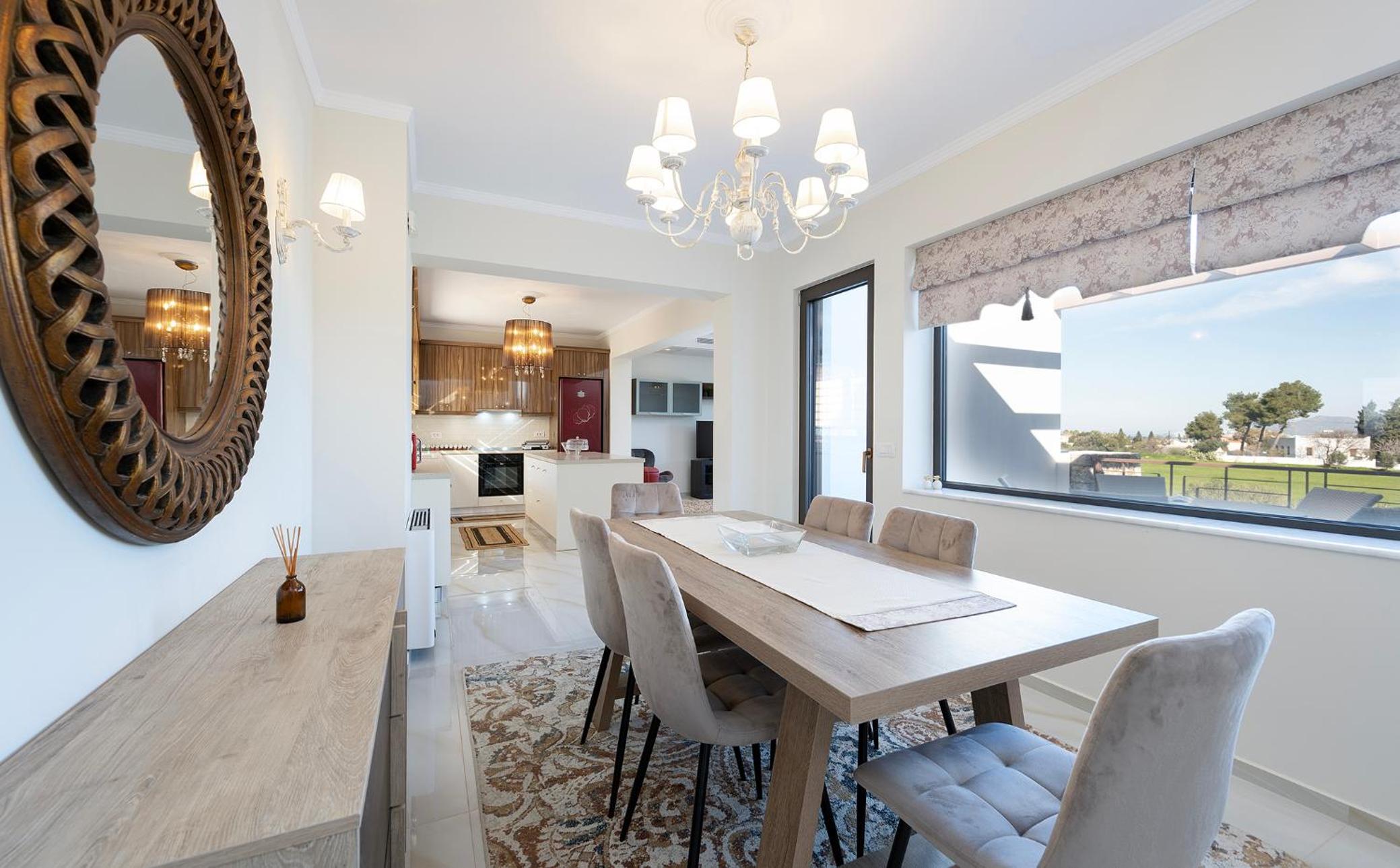 Olive Green Haven-3BR-Private Parking-Balcony