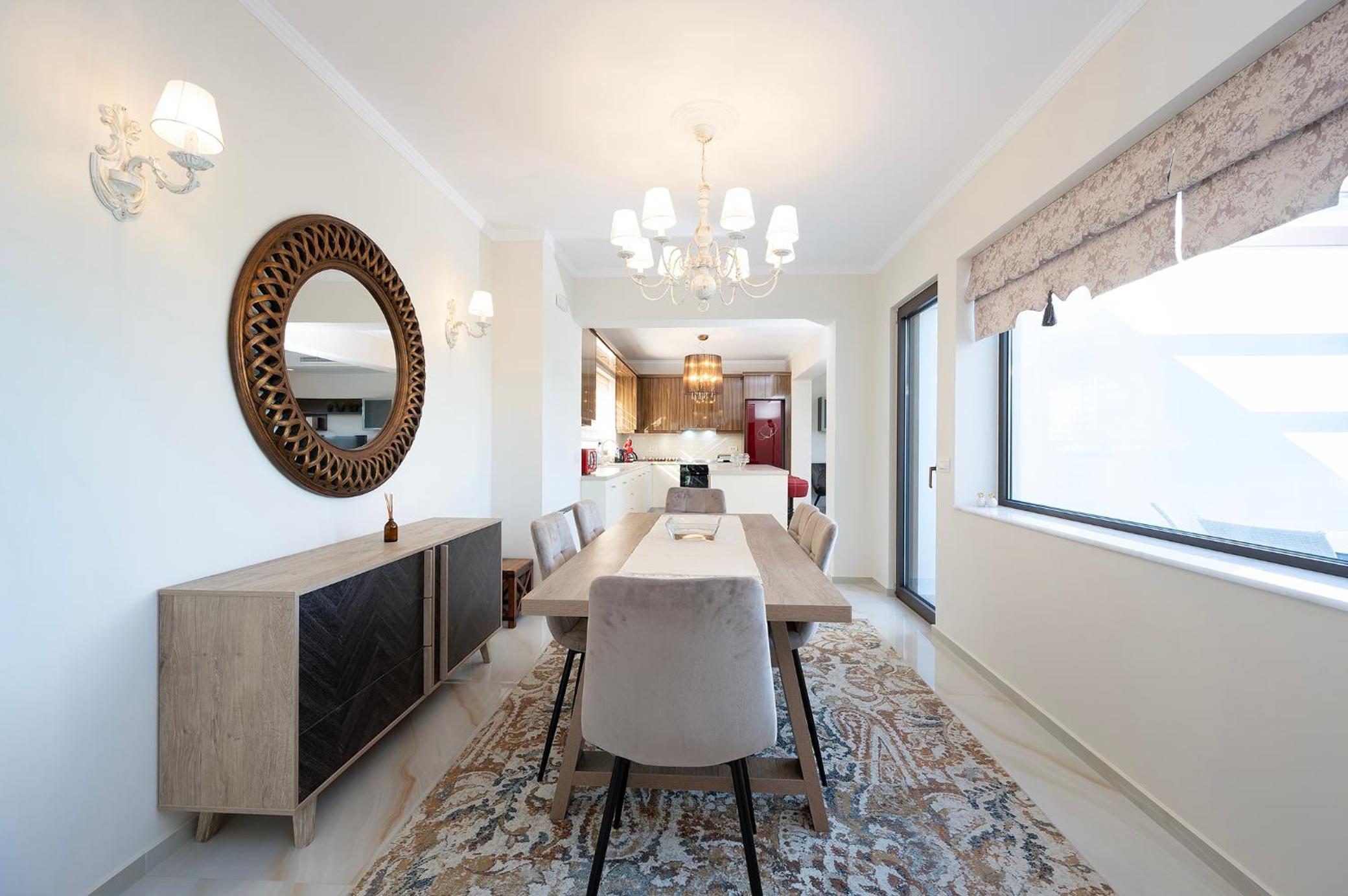 Olive Green Haven-3BR-Private Parking-Balcony