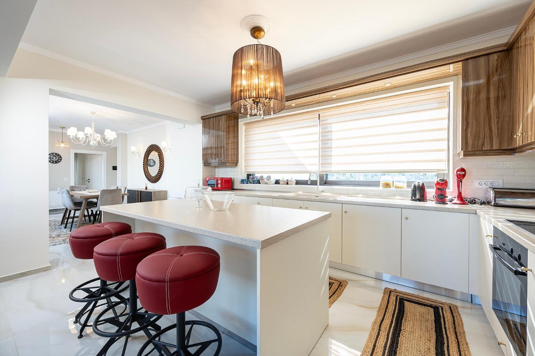 Olive Green Haven-3BR-Private Parking-Balcony