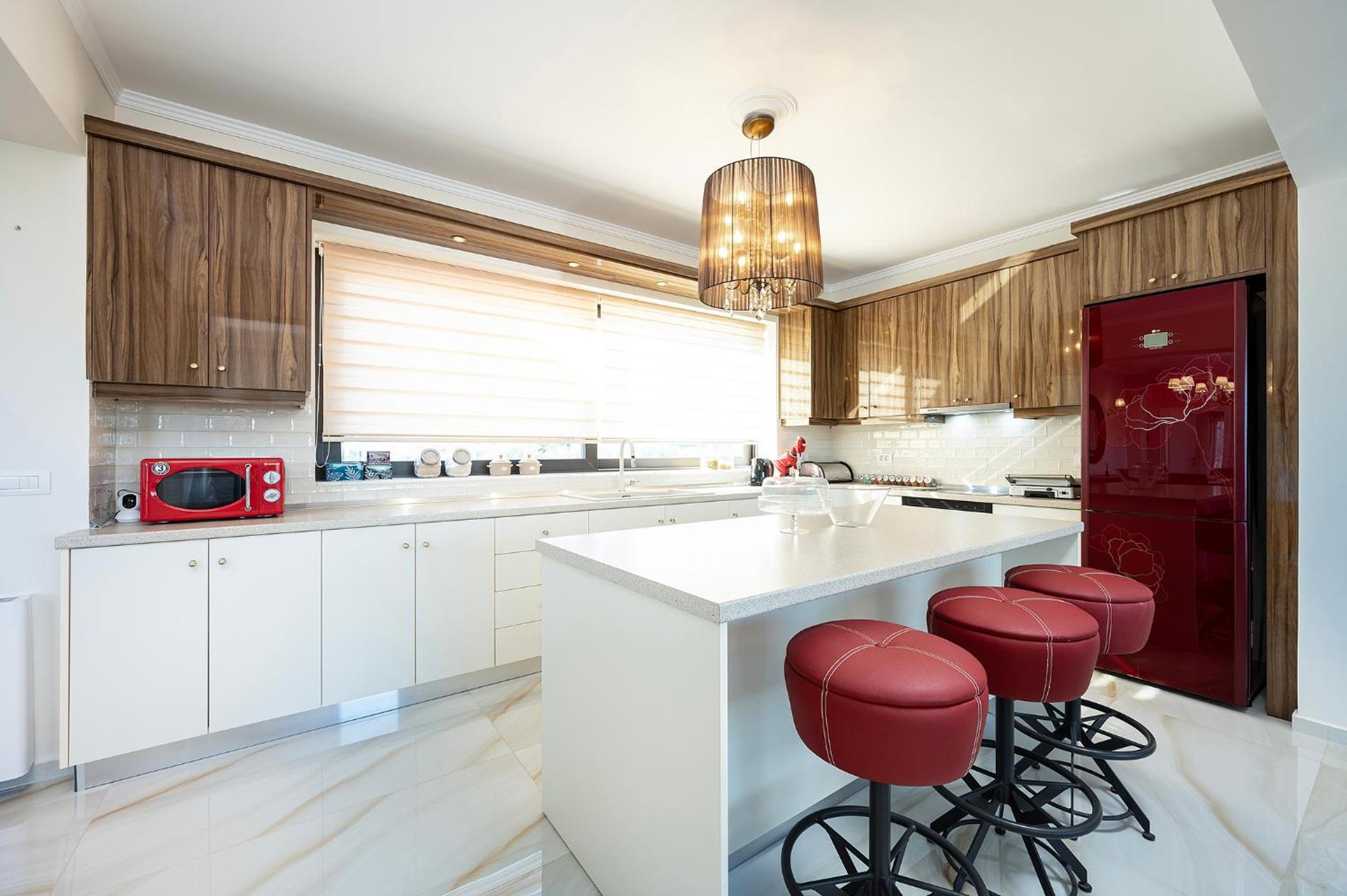 Olive Green Haven-3BR-Private Parking-Balcony