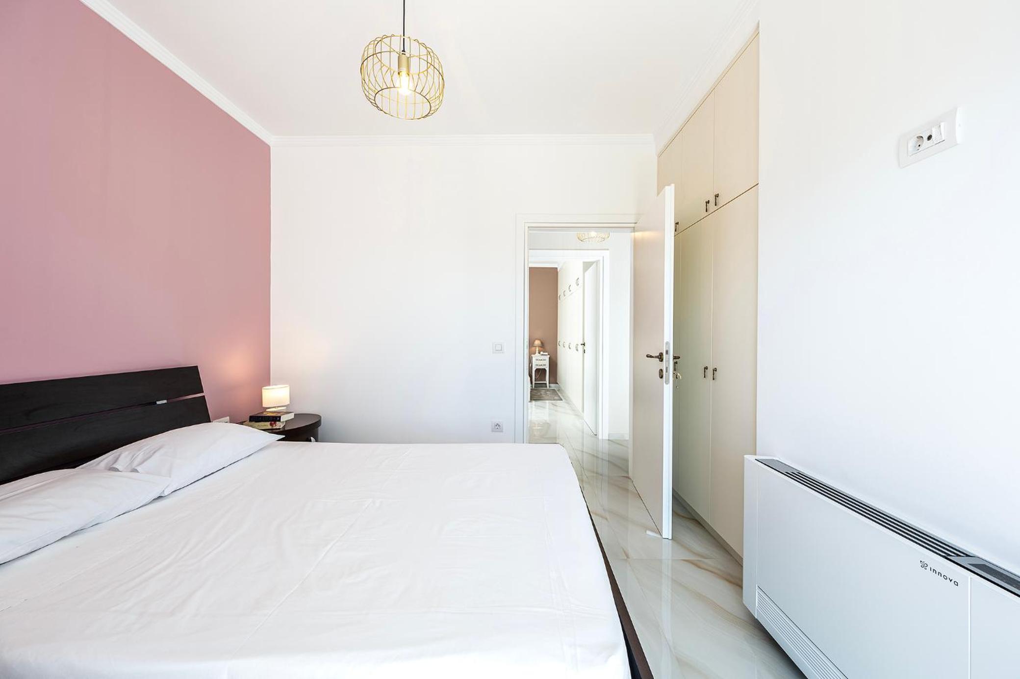 Olive Green Haven-3BR-Private Parking-Balcony